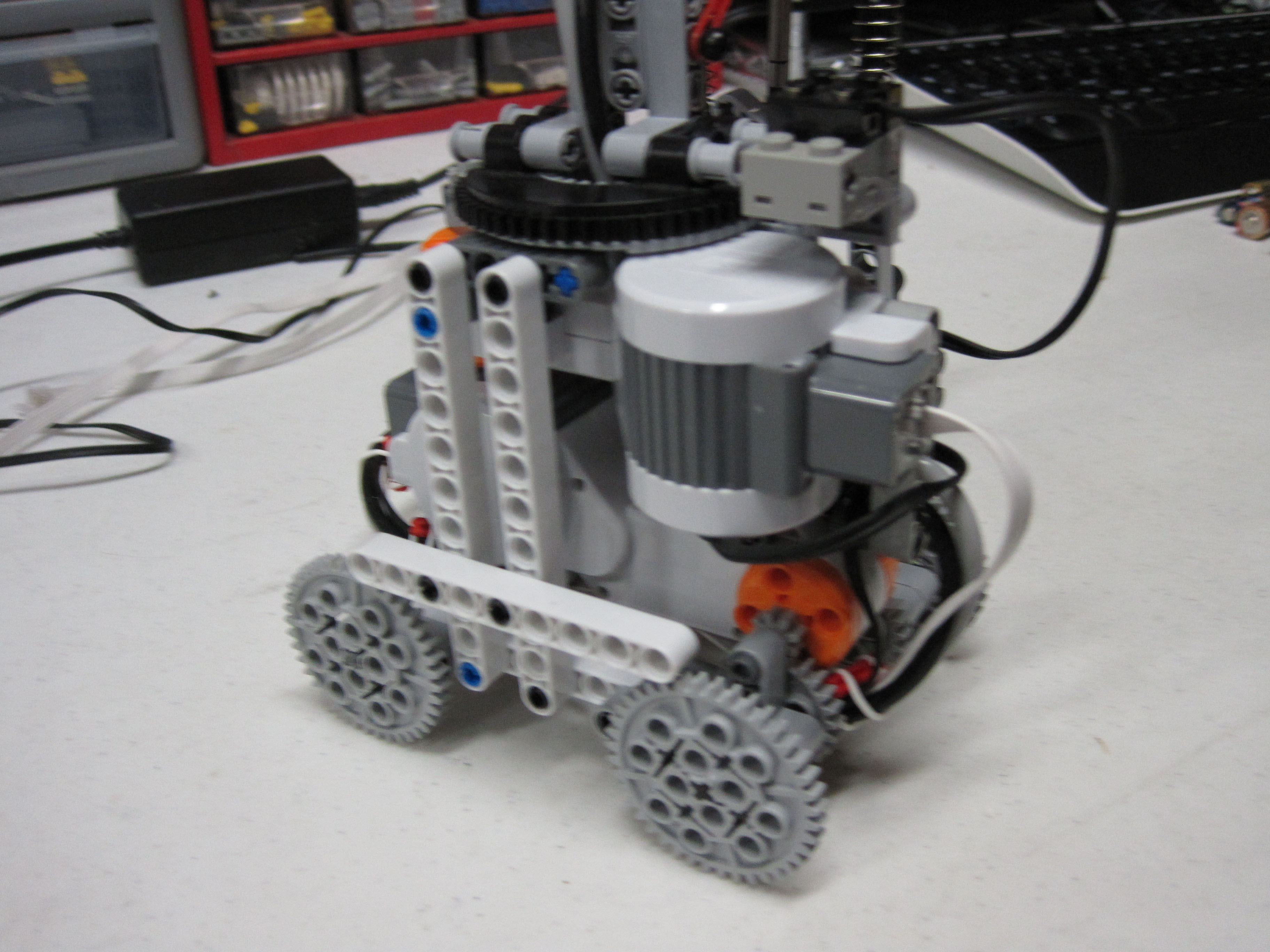 bucket_o_bricks_apart_051.jpg