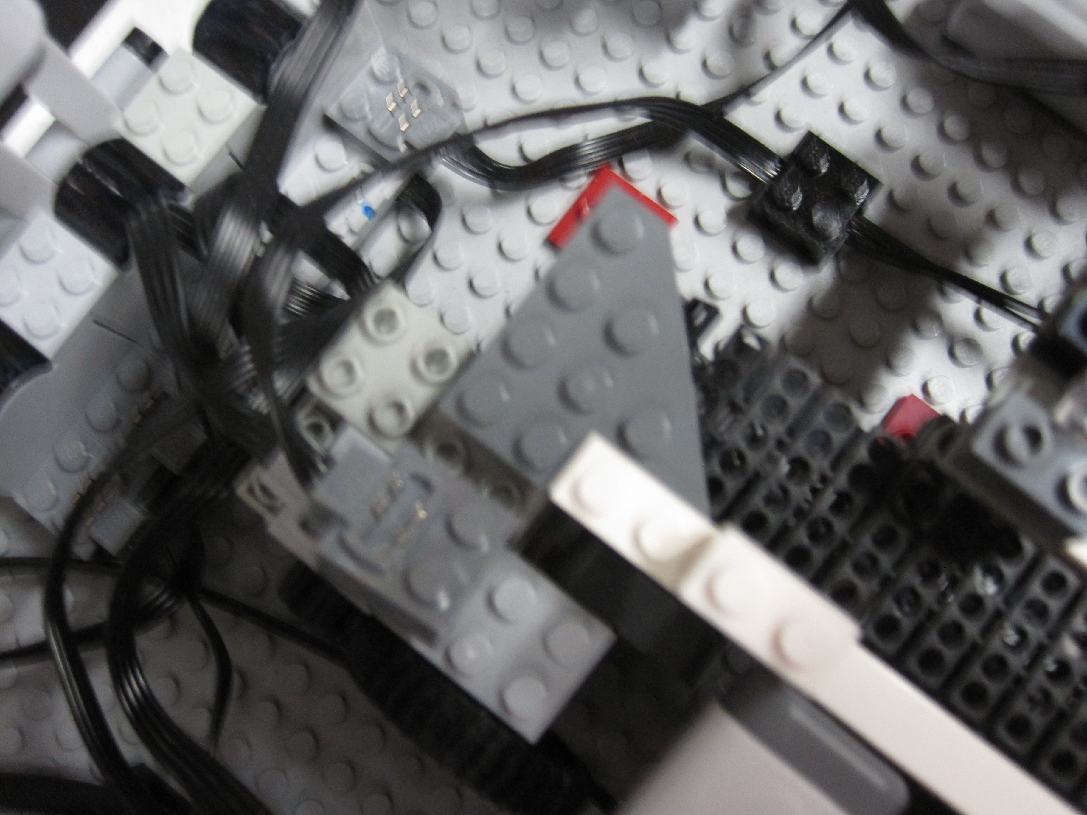 bucket_o_bricks_apart_061.jpg