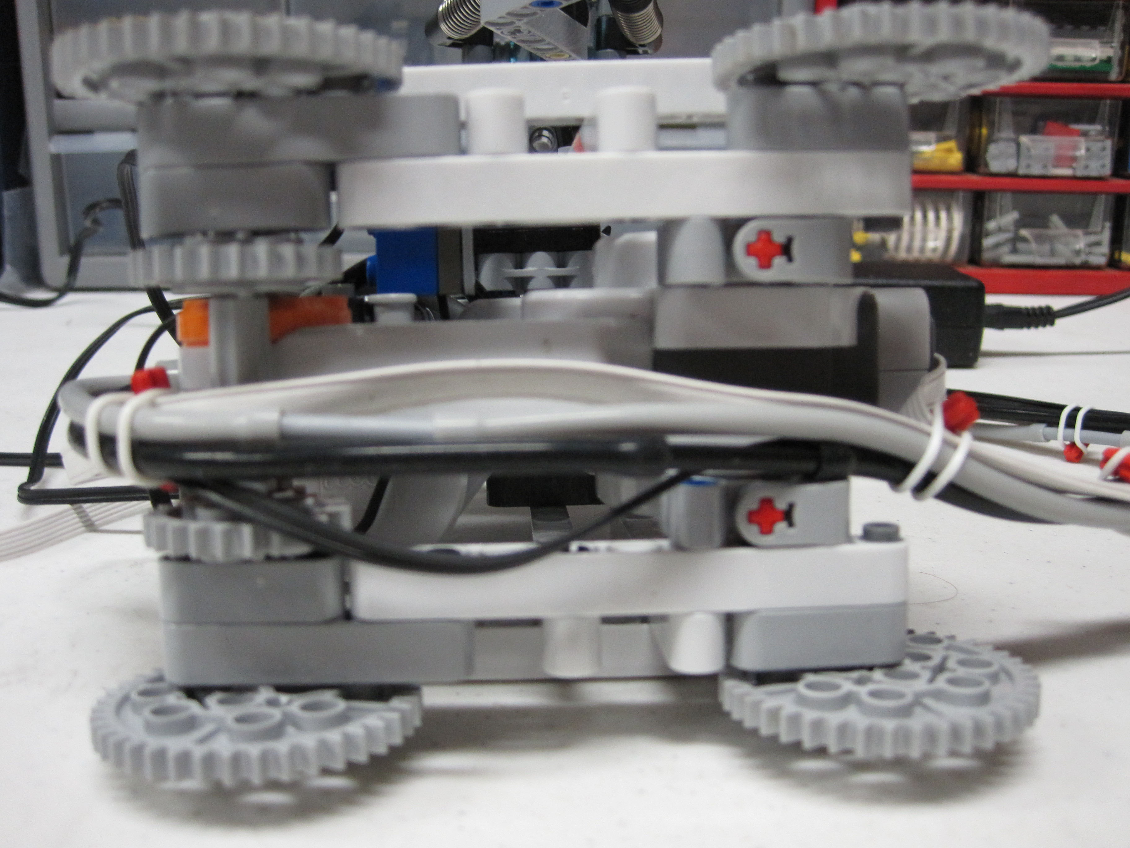 bucket_o_bricks_apart_064.jpg