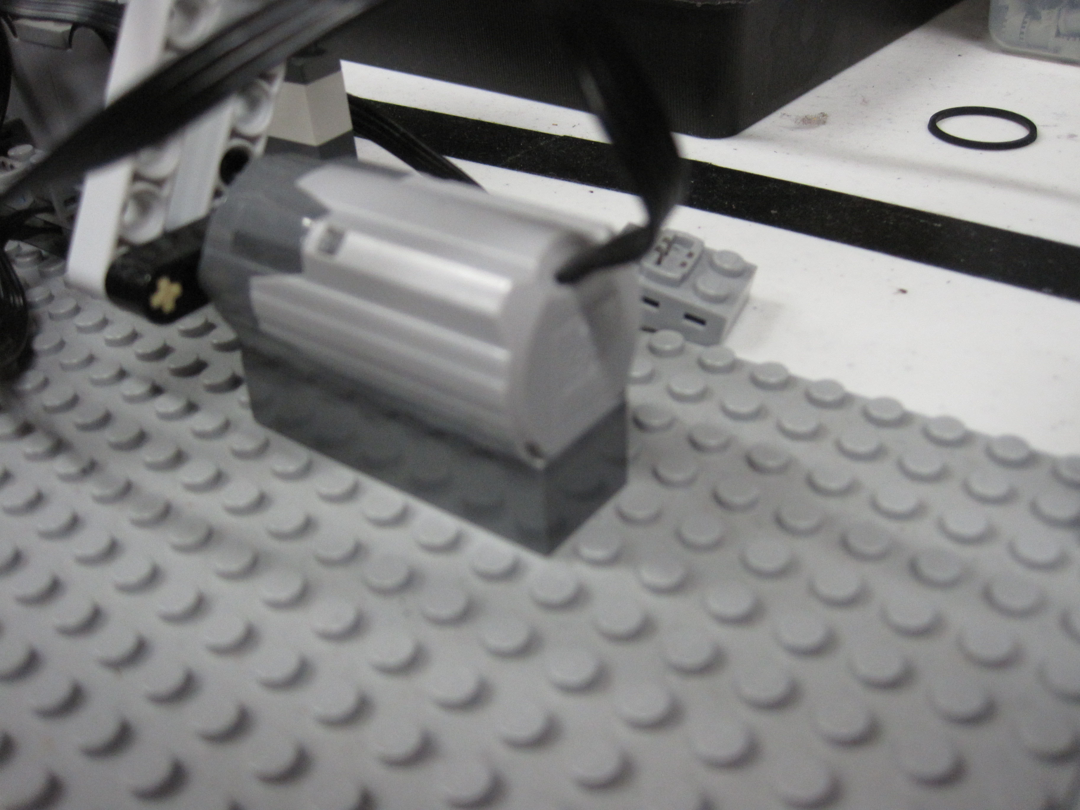 bucket_o_bricks_apart_070.jpg