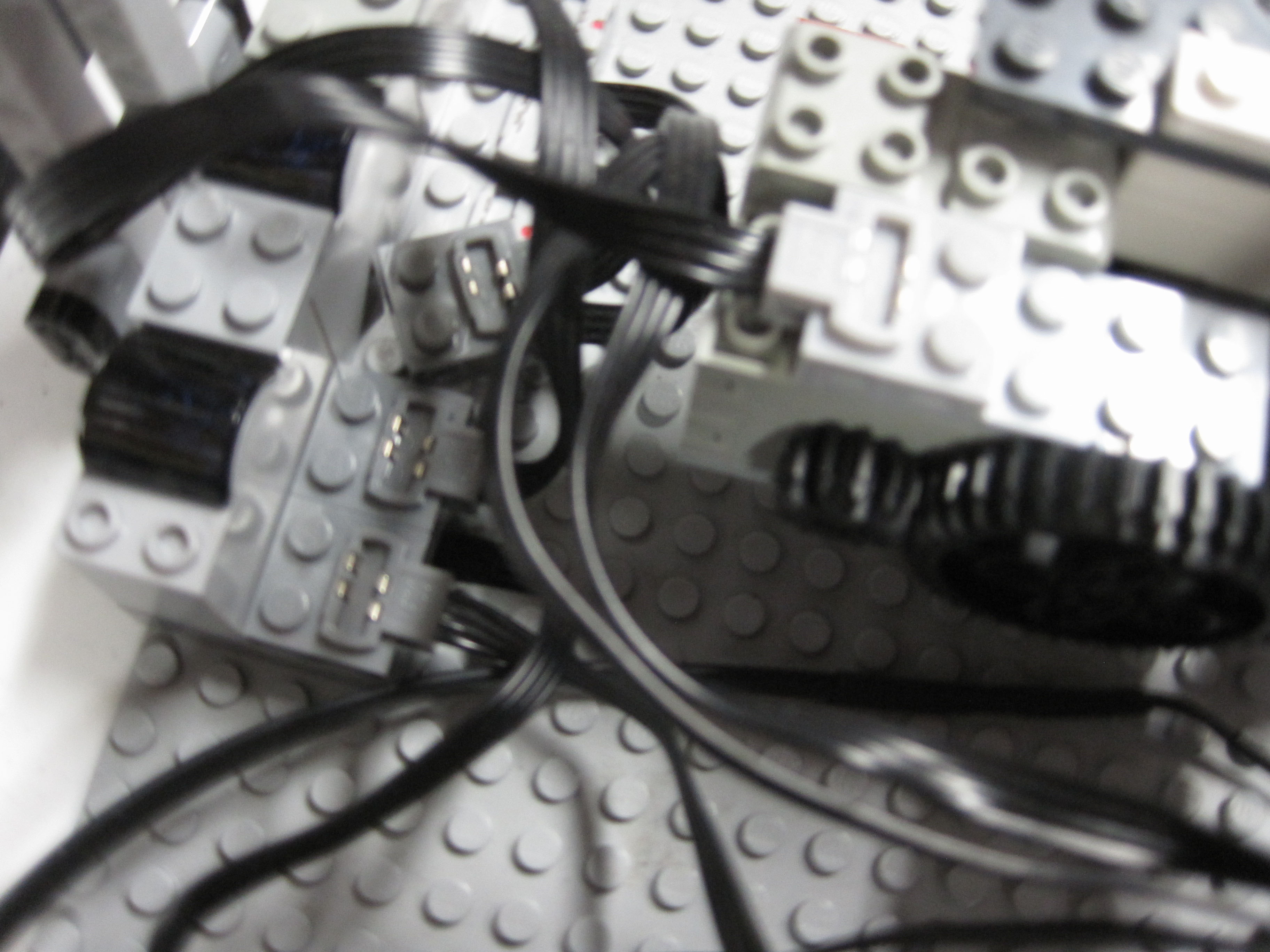 bucket_o_bricks_apart_078.jpg