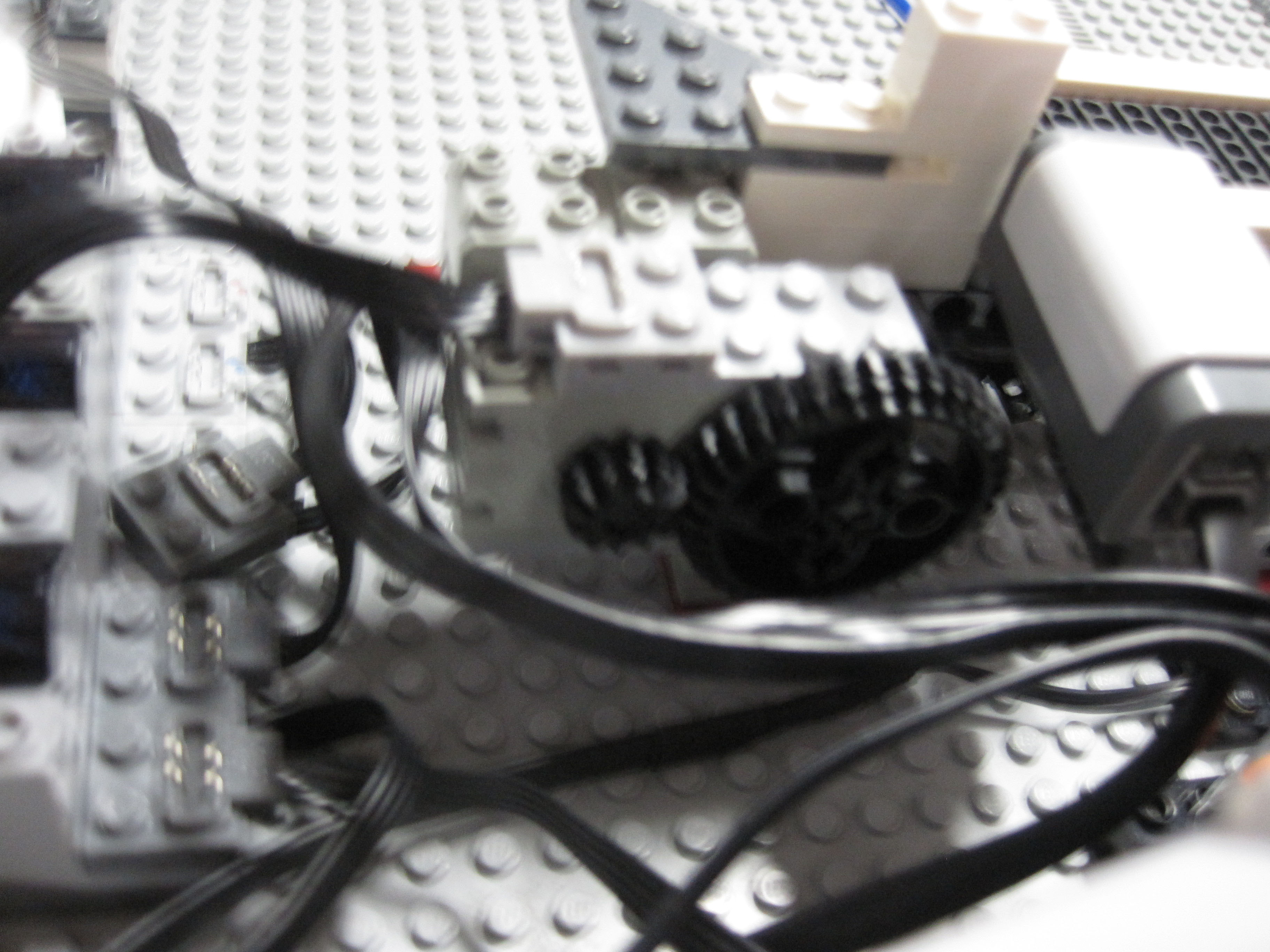 bucket_o_bricks_apart_082.jpg