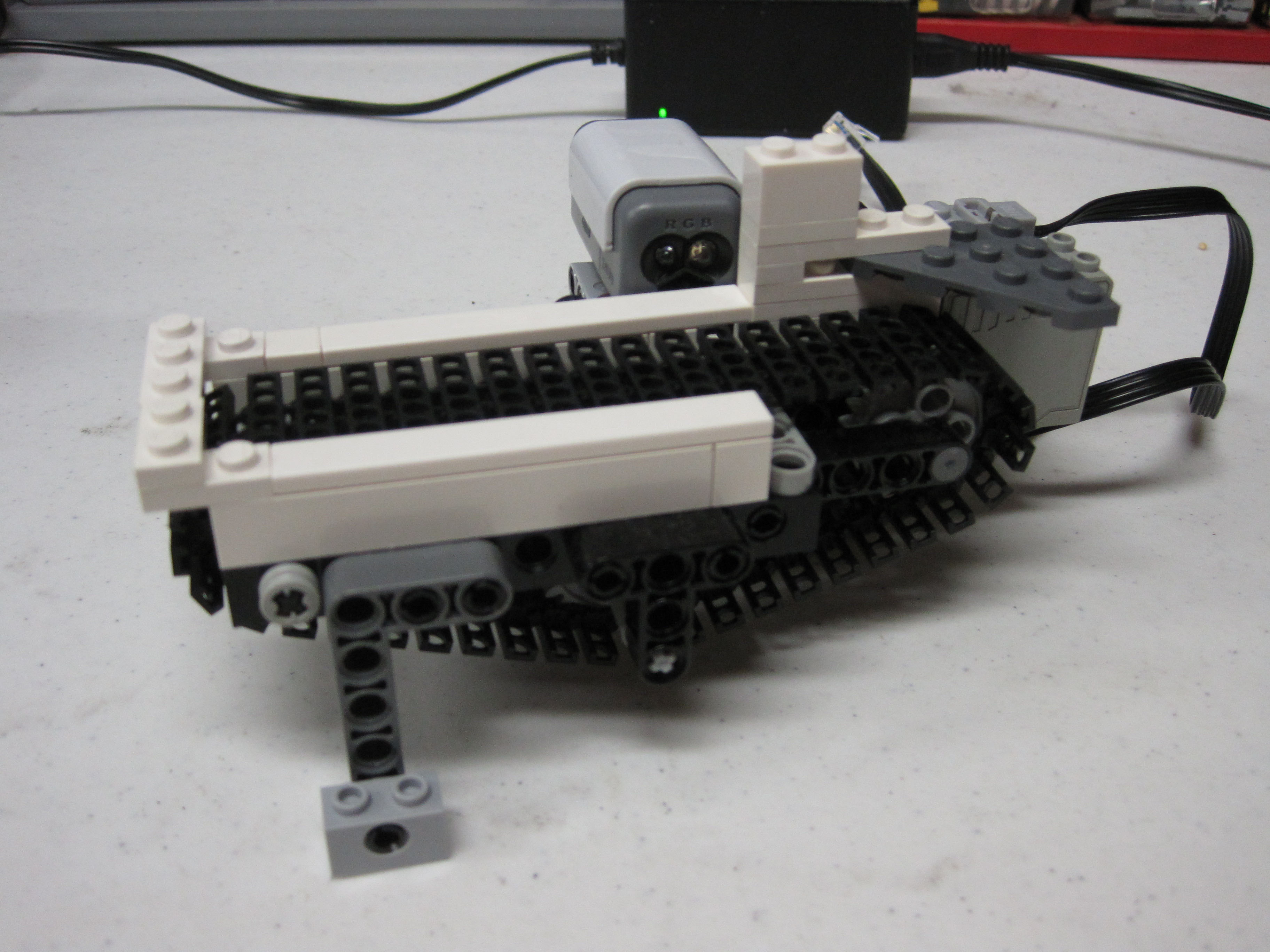 bucket_o_bricks_apart_083.jpg