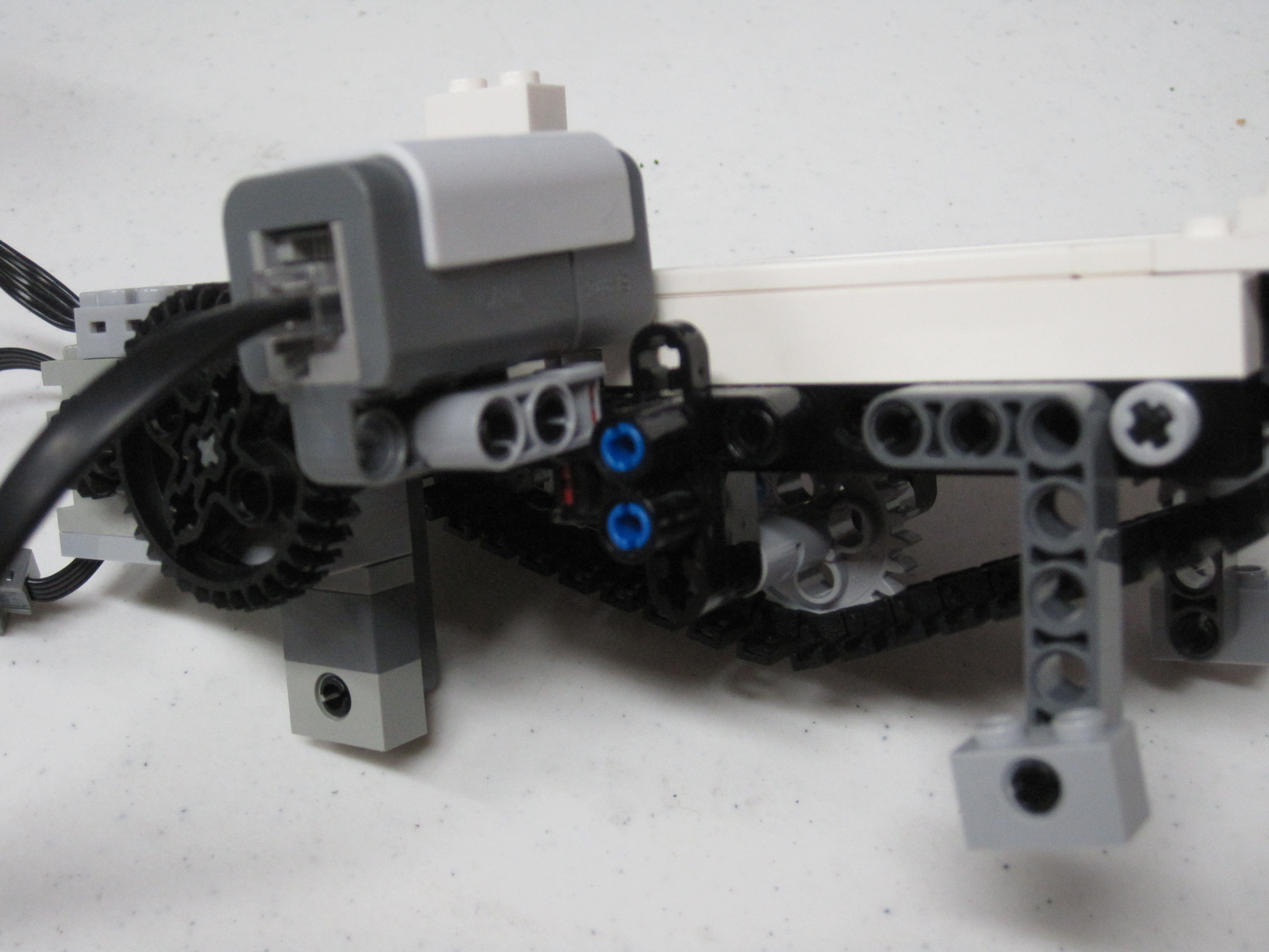 bucket_o_bricks_apart_088.jpg