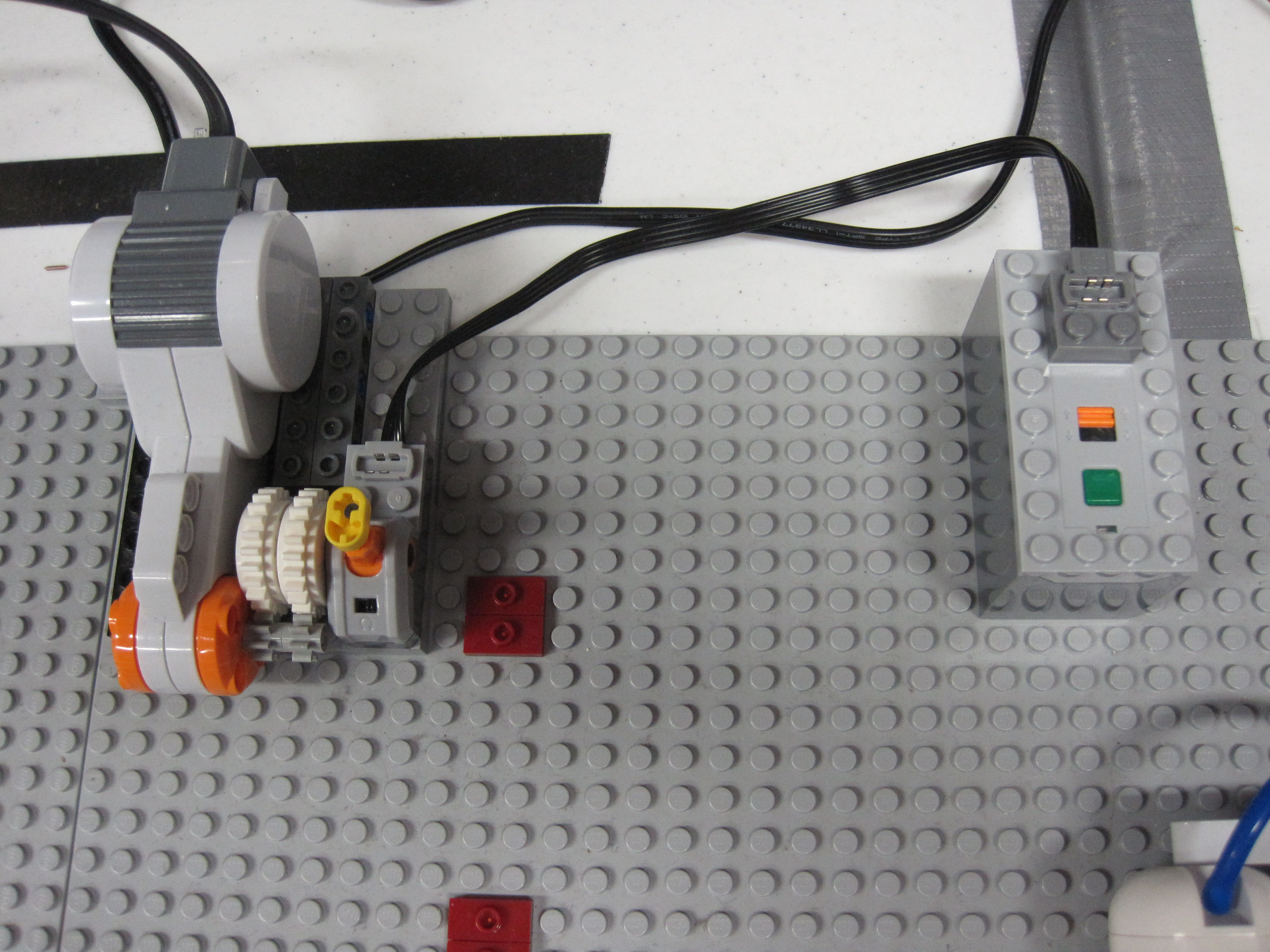 bucket_o_bricks_apart_092.jpg