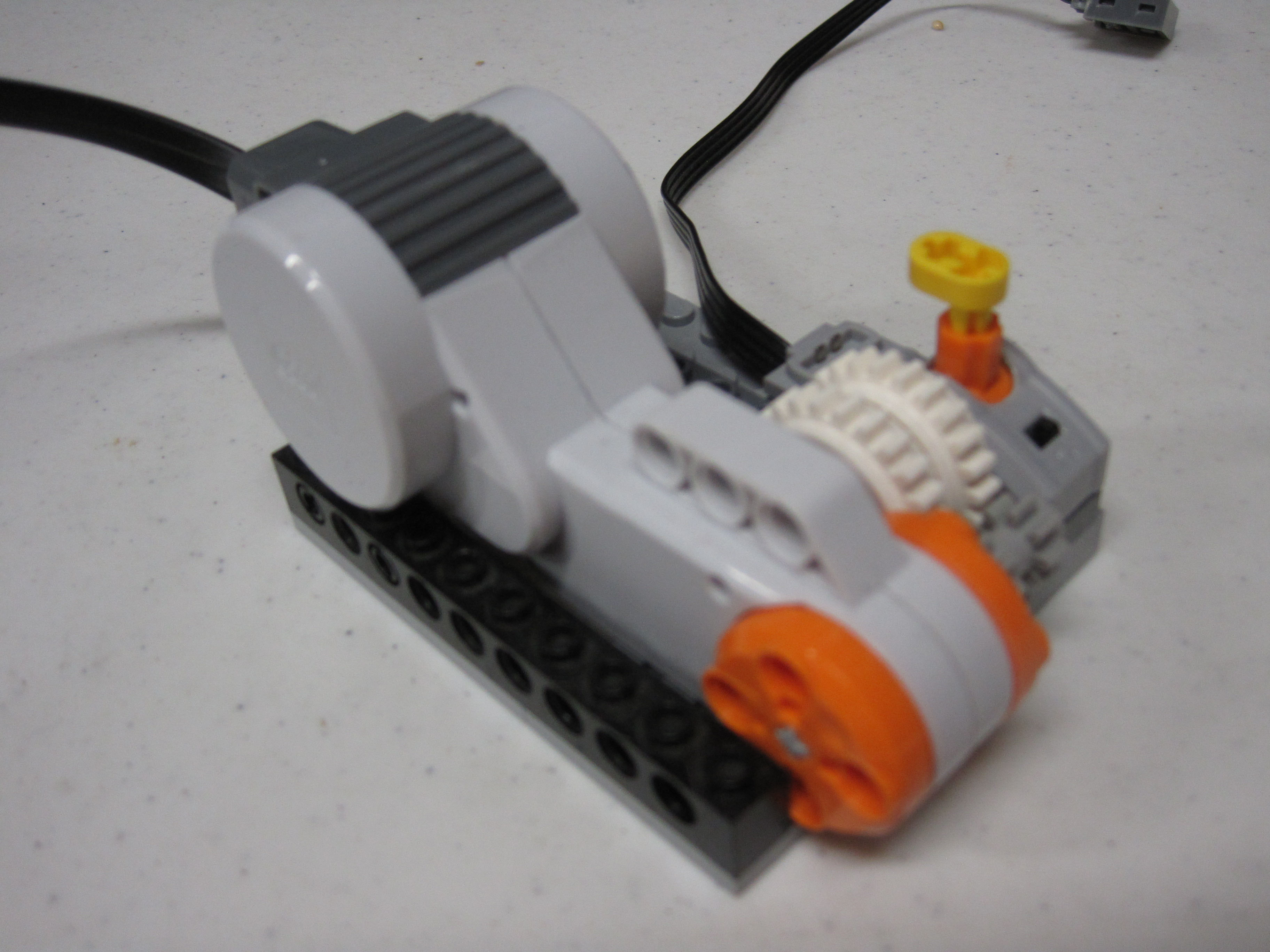 bucket_o_bricks_apart_099.jpg