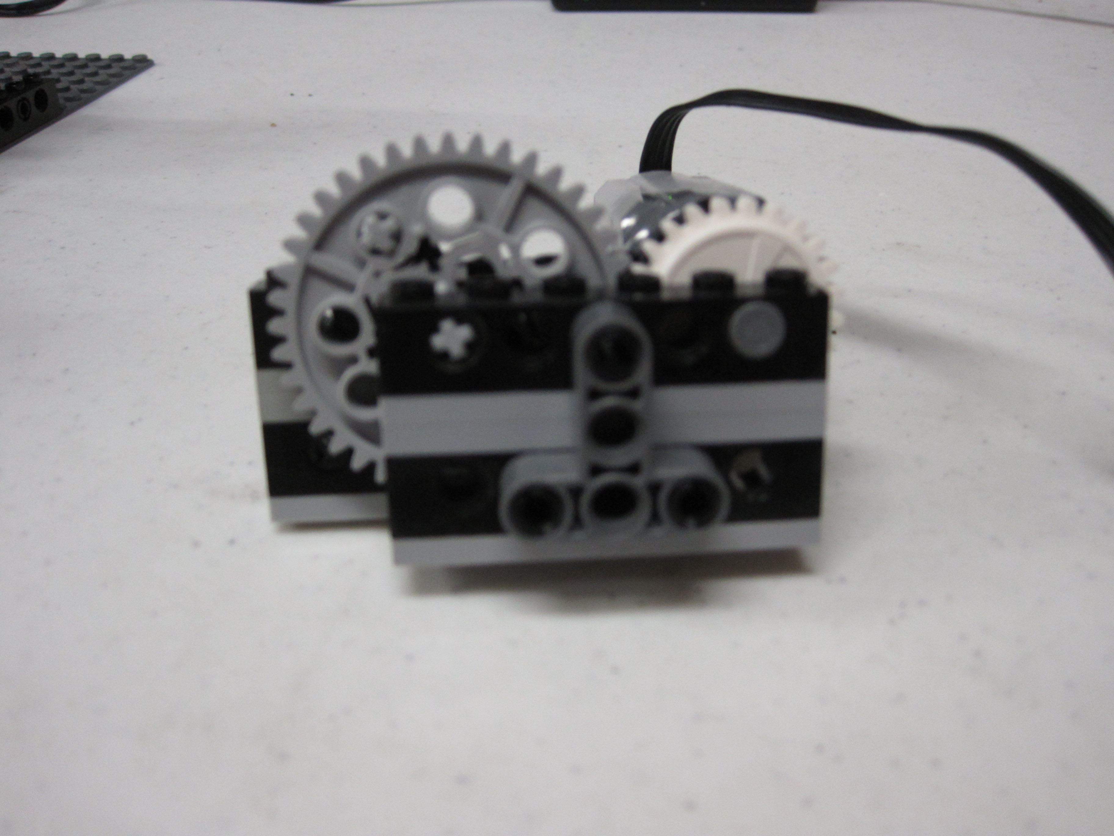 bucket_o_bricks_apart_114.jpg