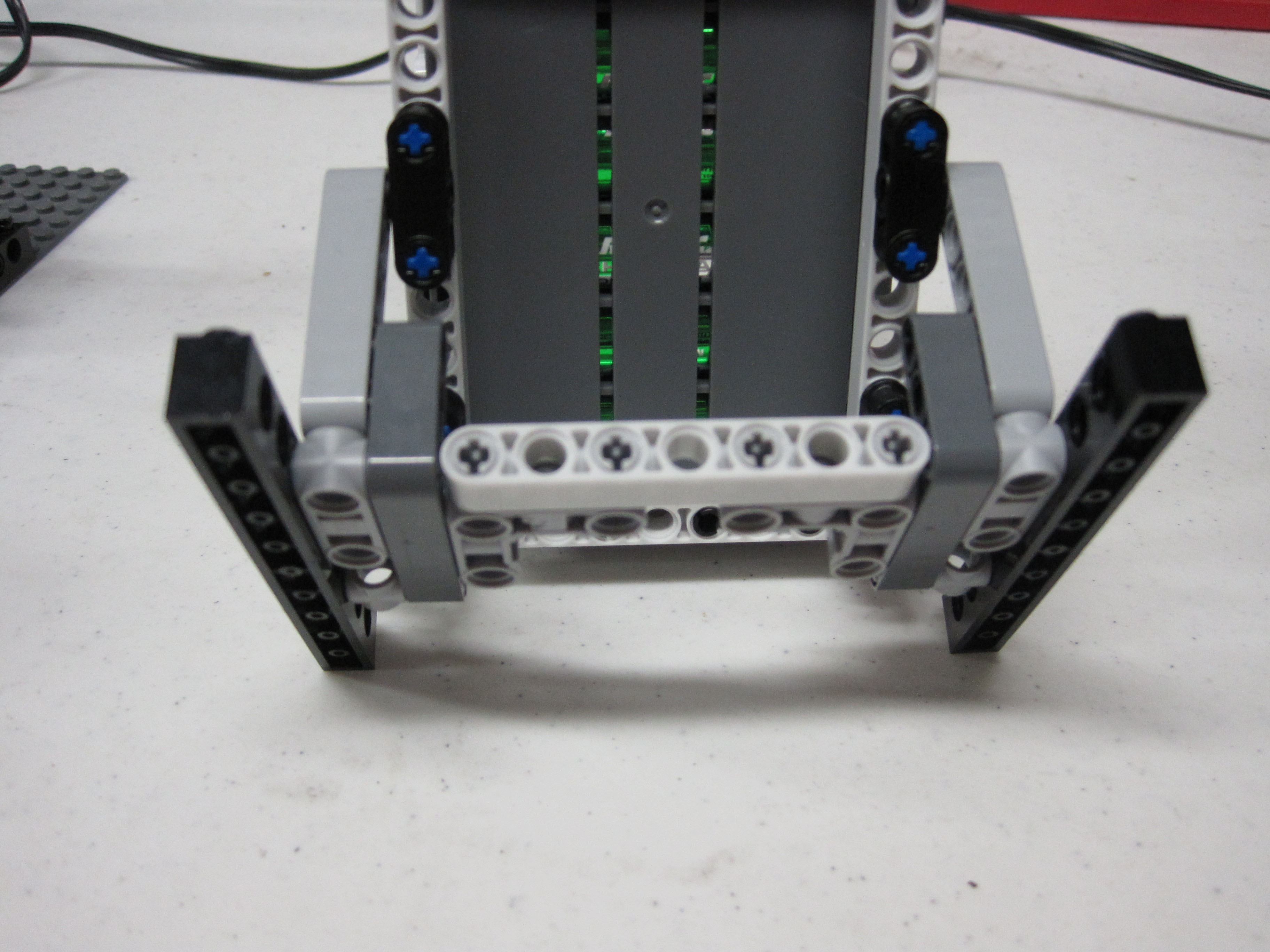 bucket_o_bricks_apart_125.jpg