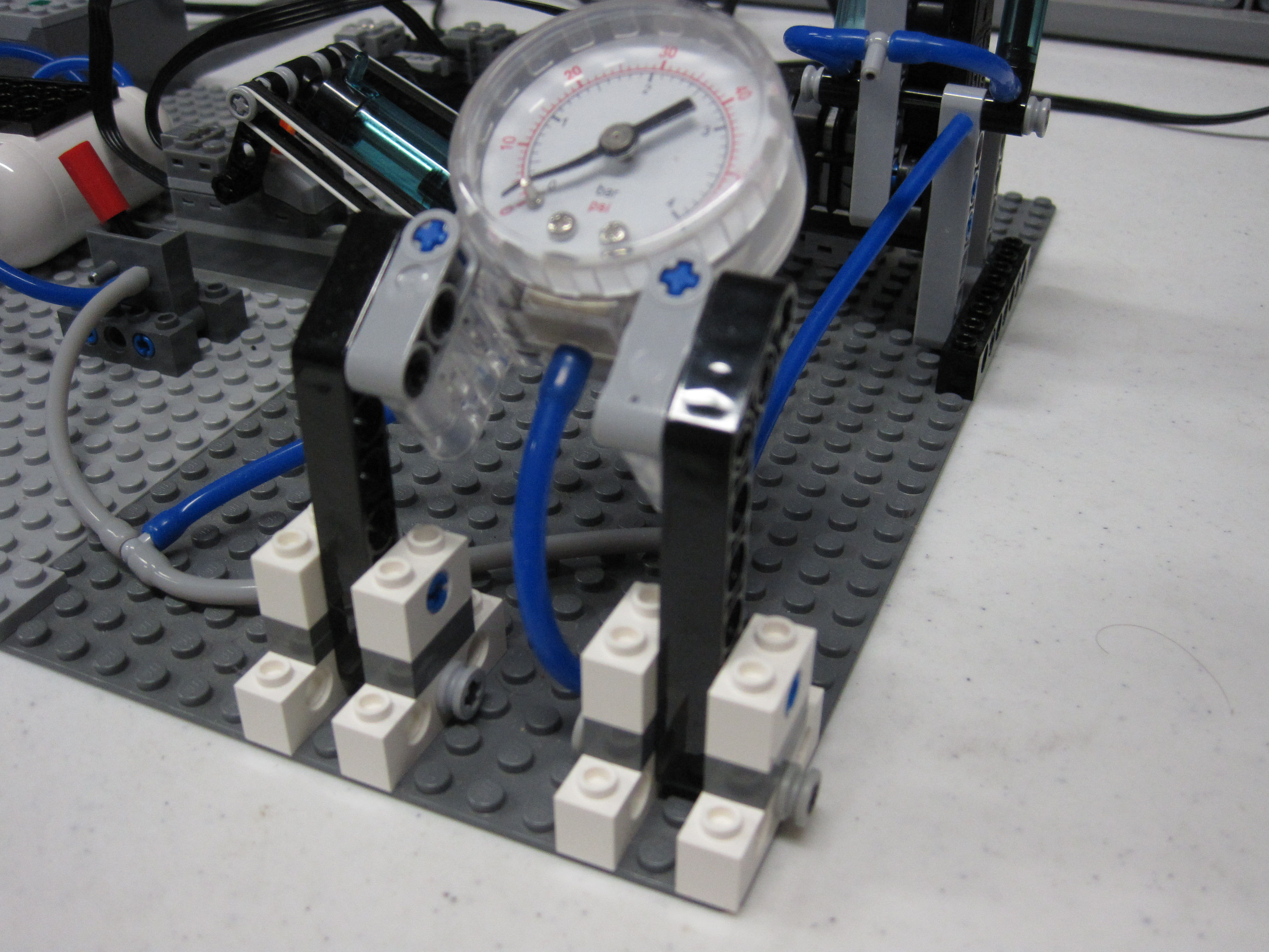 bucket_o_bricks_apart_139.jpg