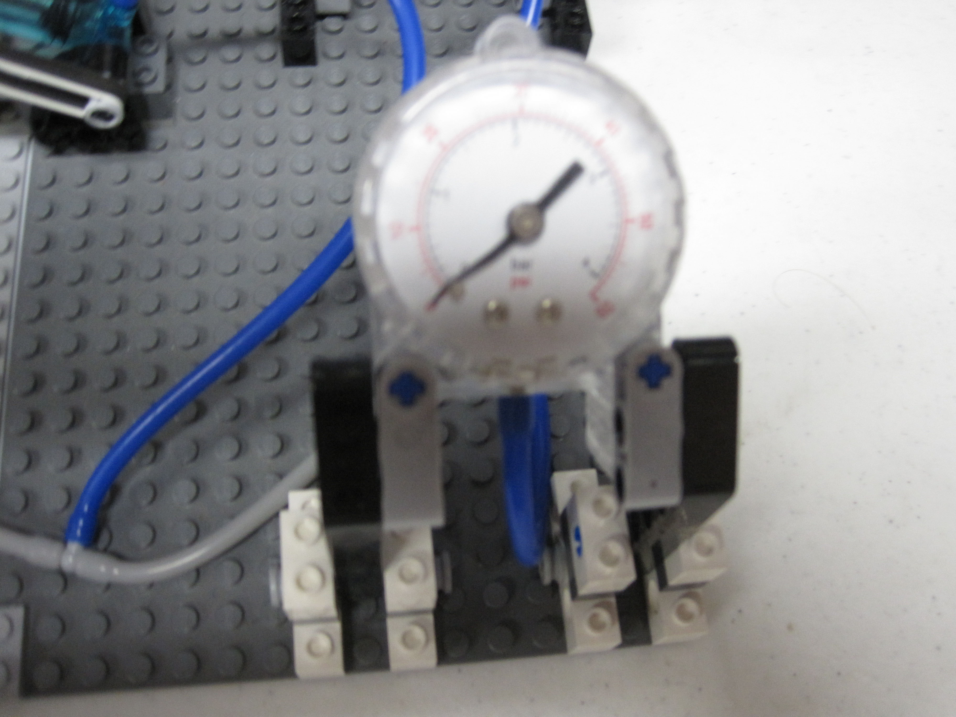 bucket_o_bricks_apart_140.jpg