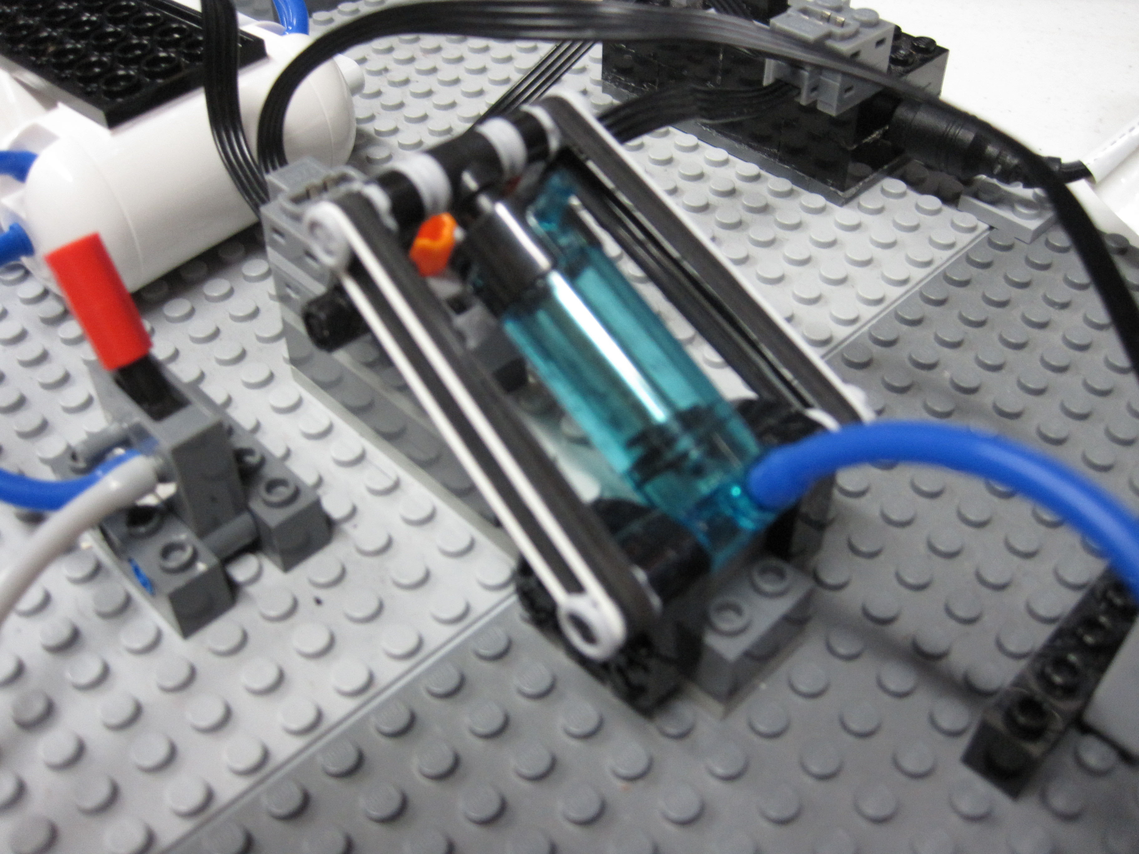 bucket_o_bricks_apart_143.jpg