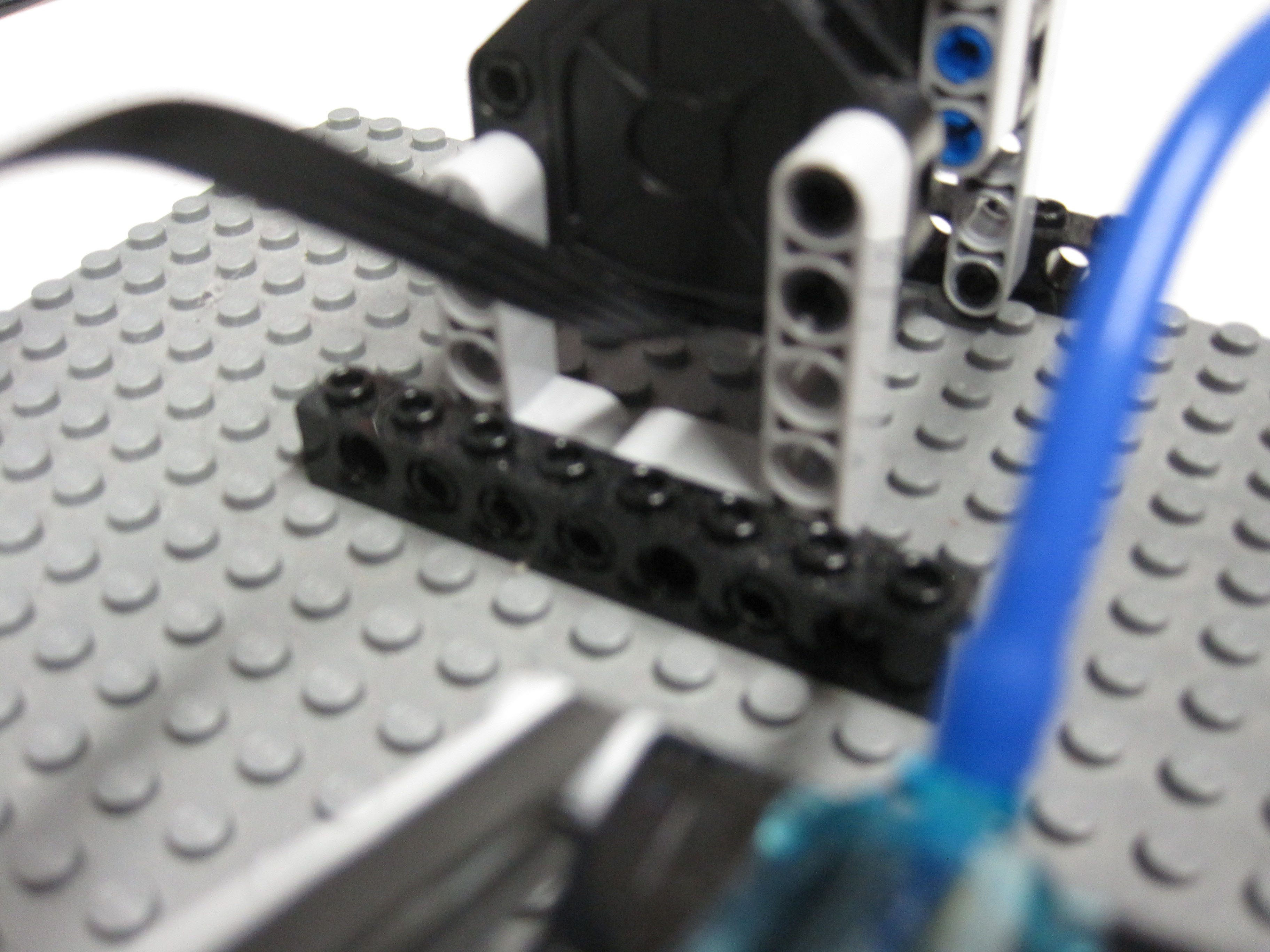 bucket_o_bricks_apart_147.jpg