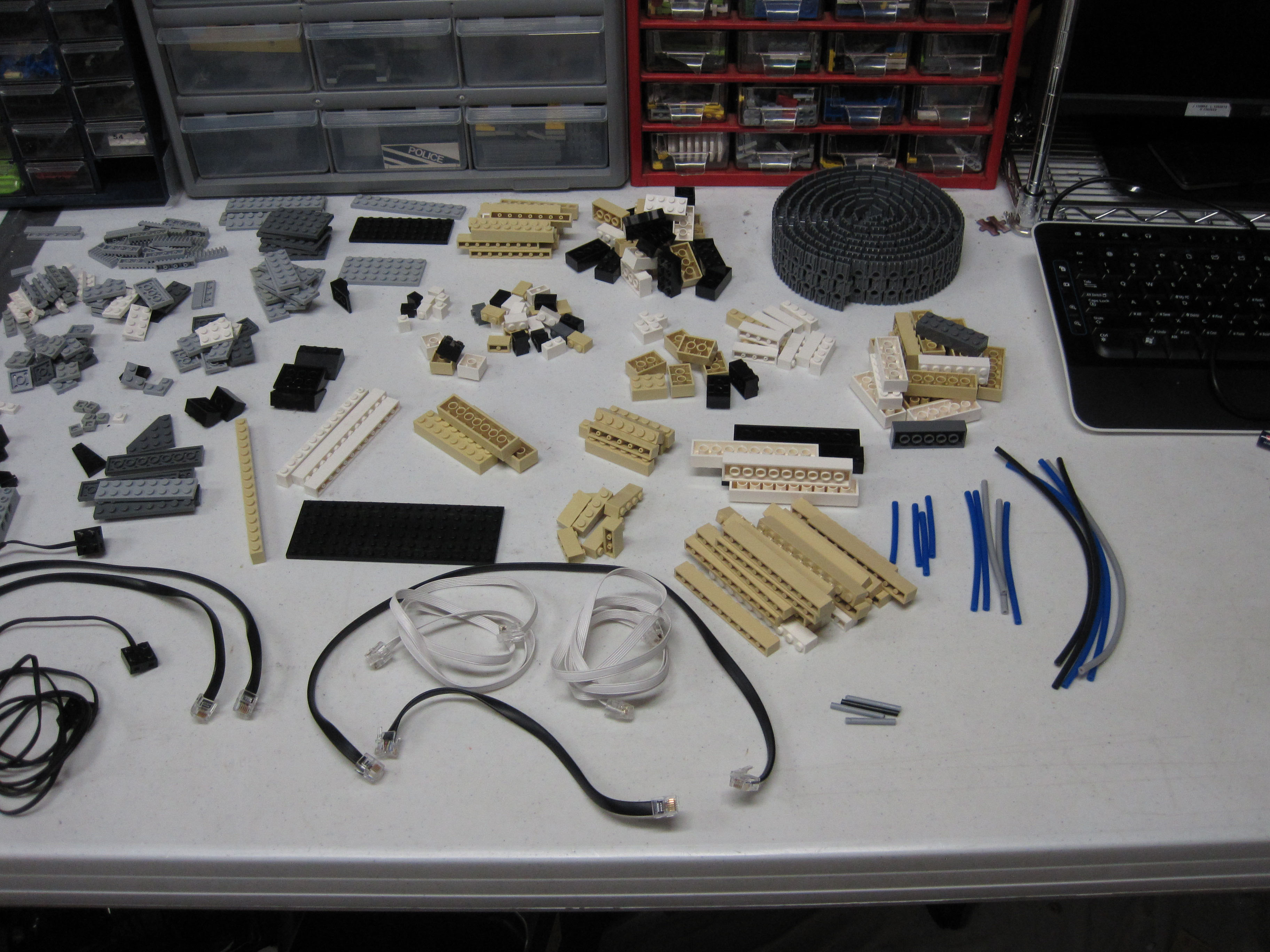 bucket_o_bricks_apart_175.jpg