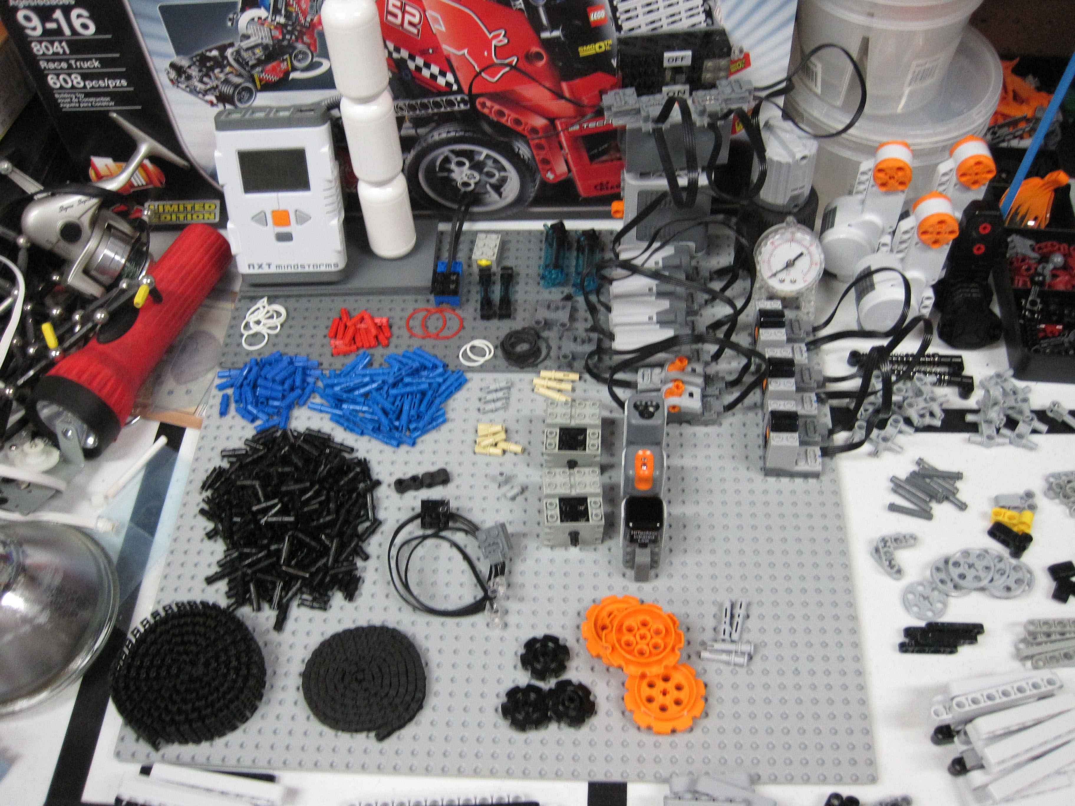 bucket_o_bricks_apart_176.jpg