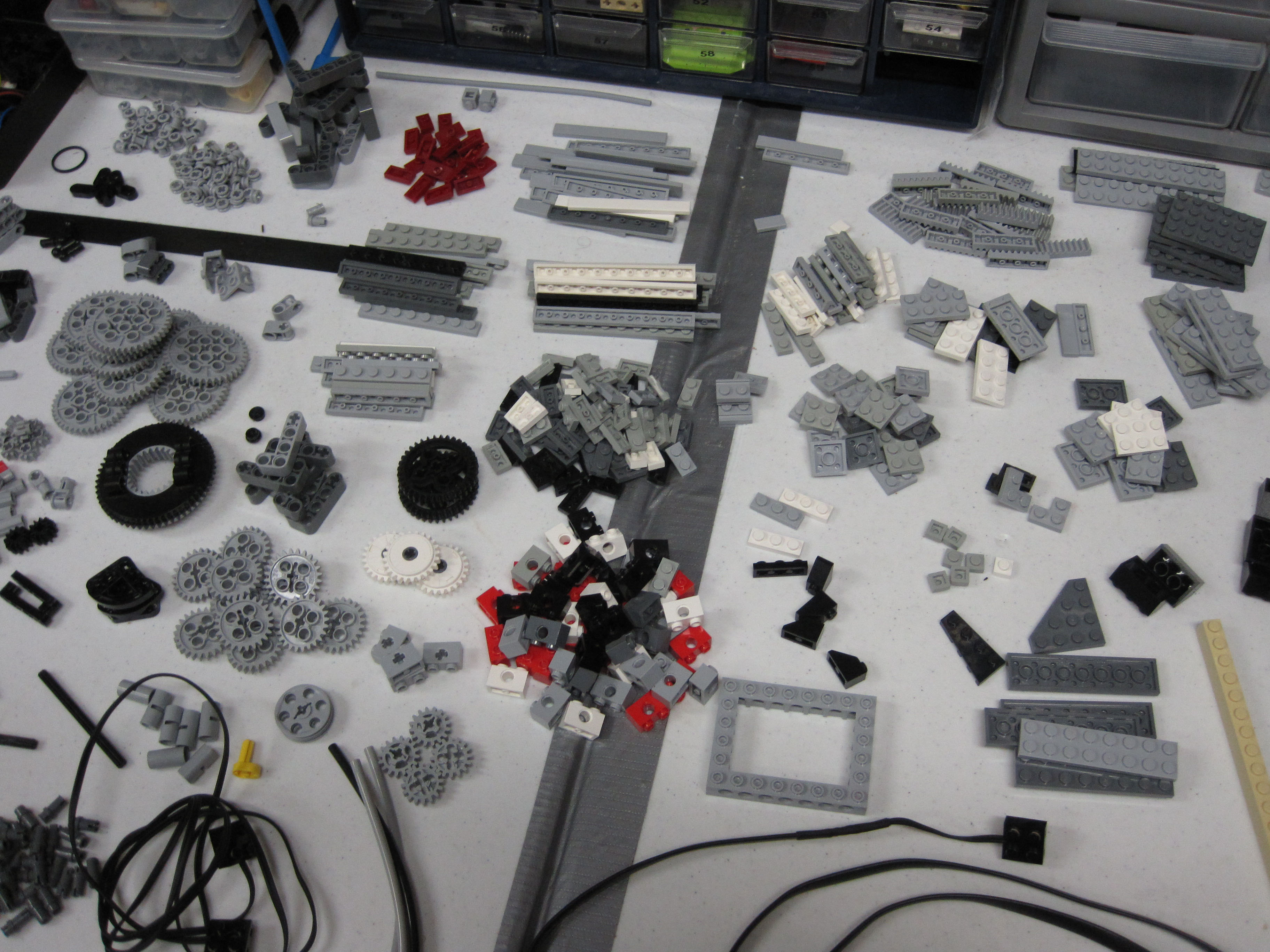 bucket_o_bricks_apart_178.jpg