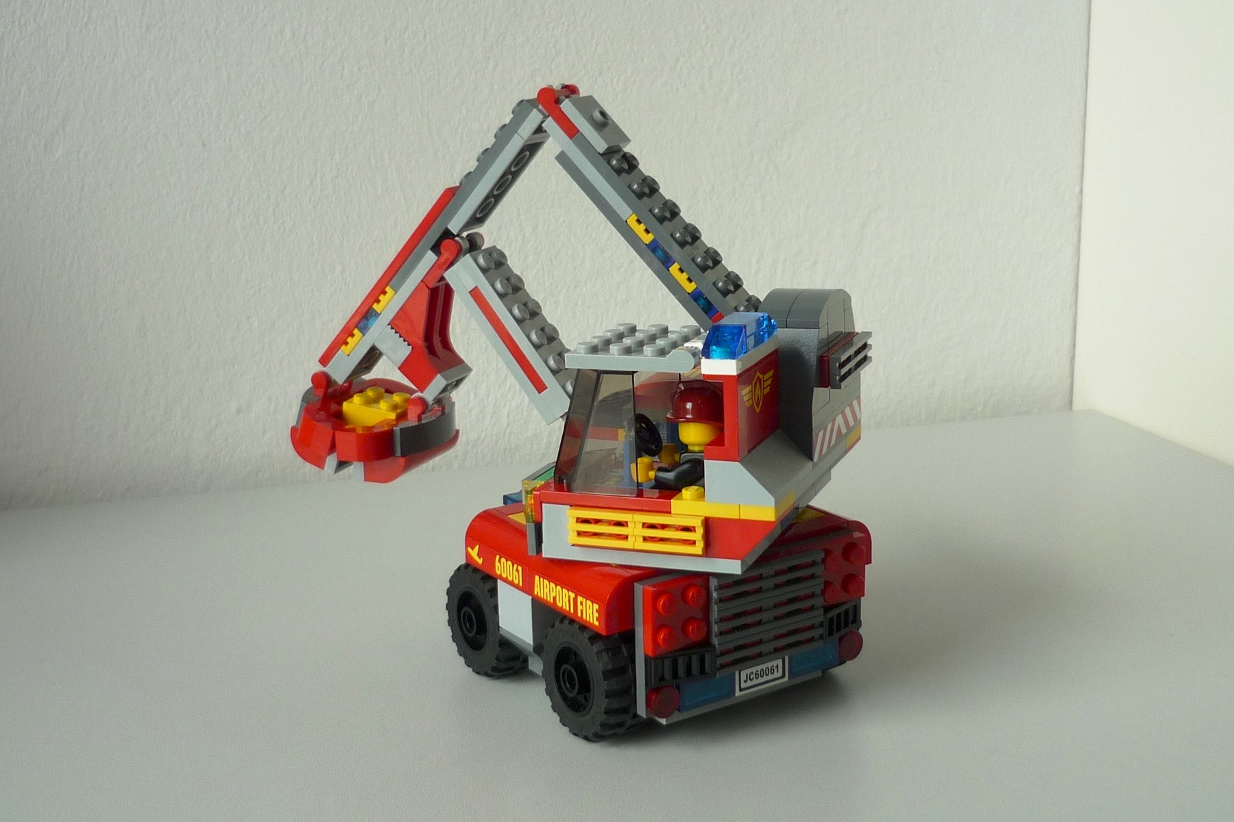 60061_excavator_09.jpg