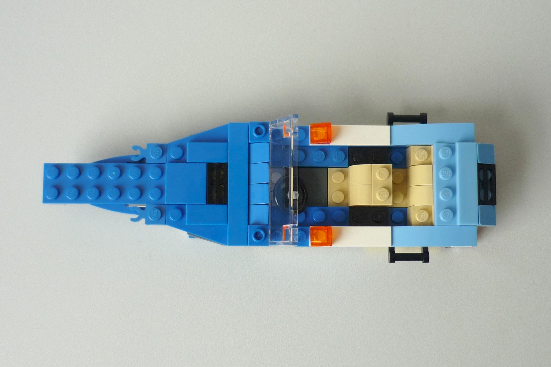 6913_blue-boat_06.jpg
