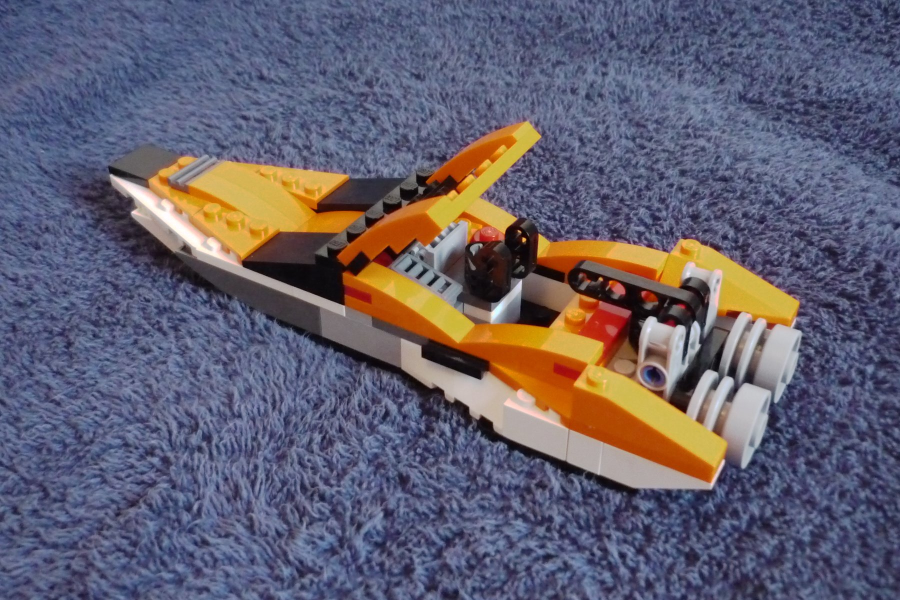 7345_speedboat_02.jpg