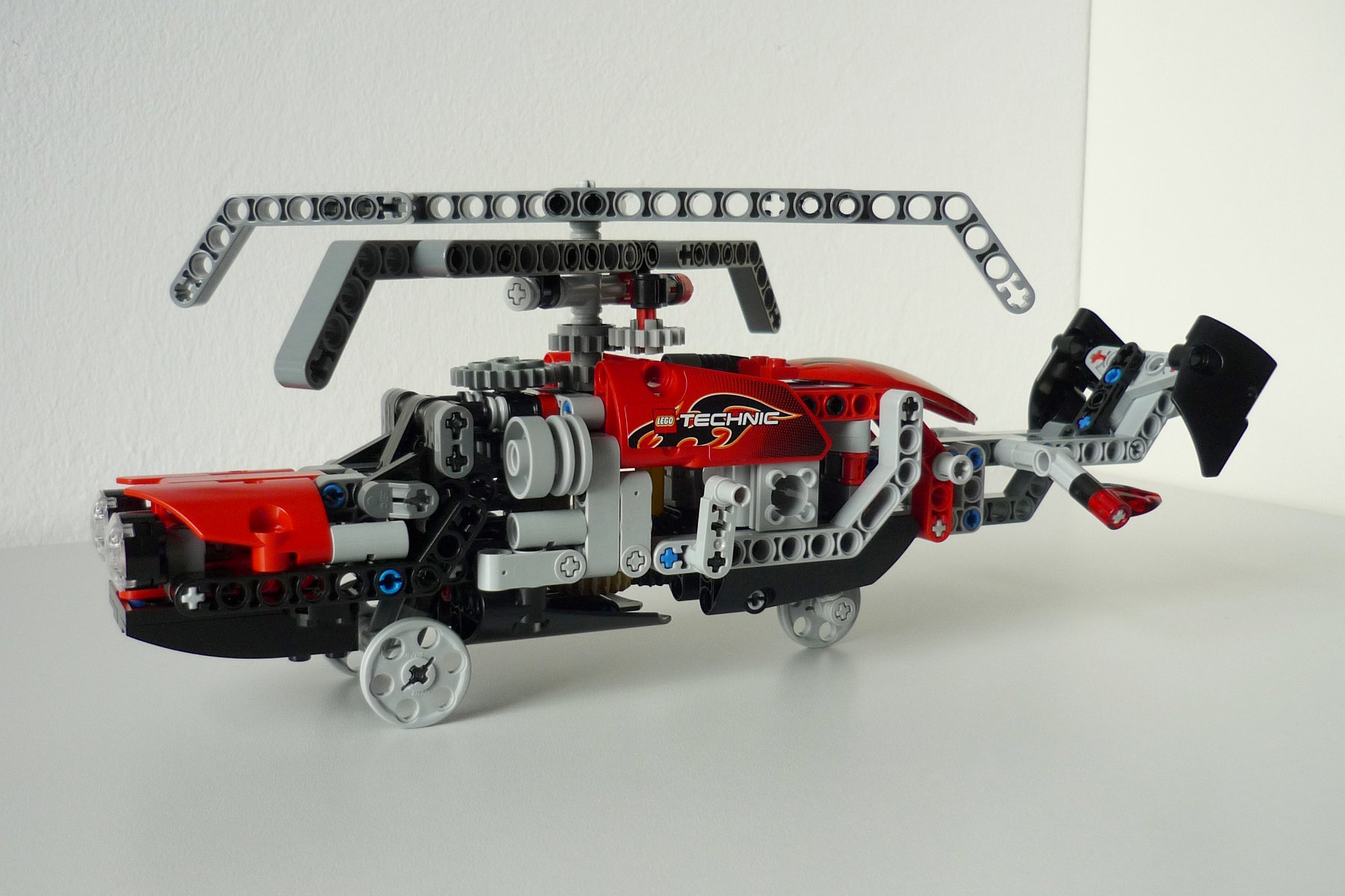 8051_helicopter_03.jpg