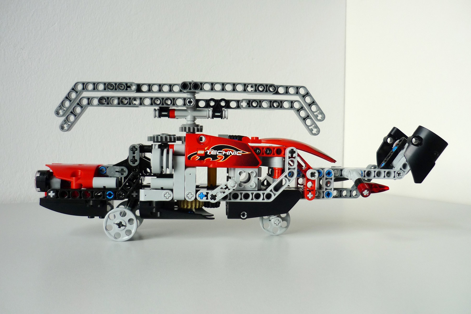 8051_helicopter_08.jpg