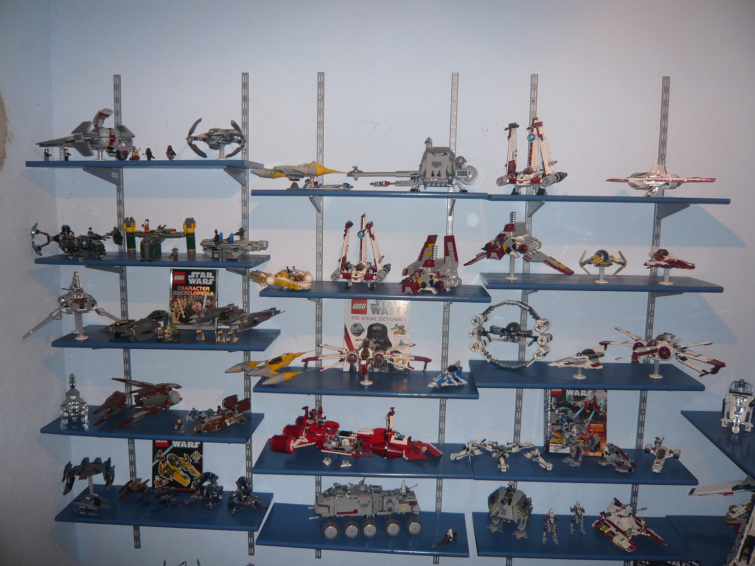 hlego01.jpg