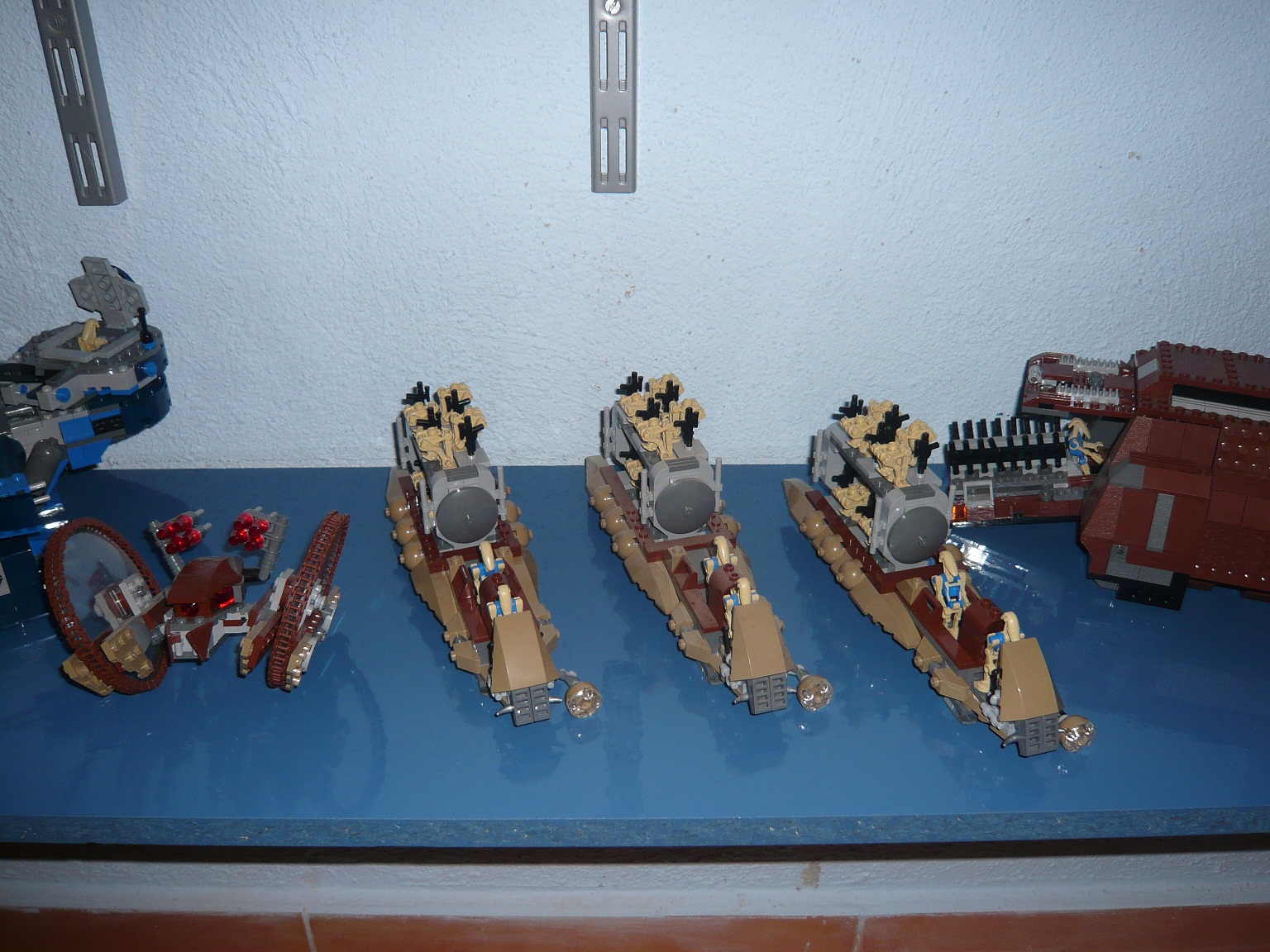 hlego03.jpg