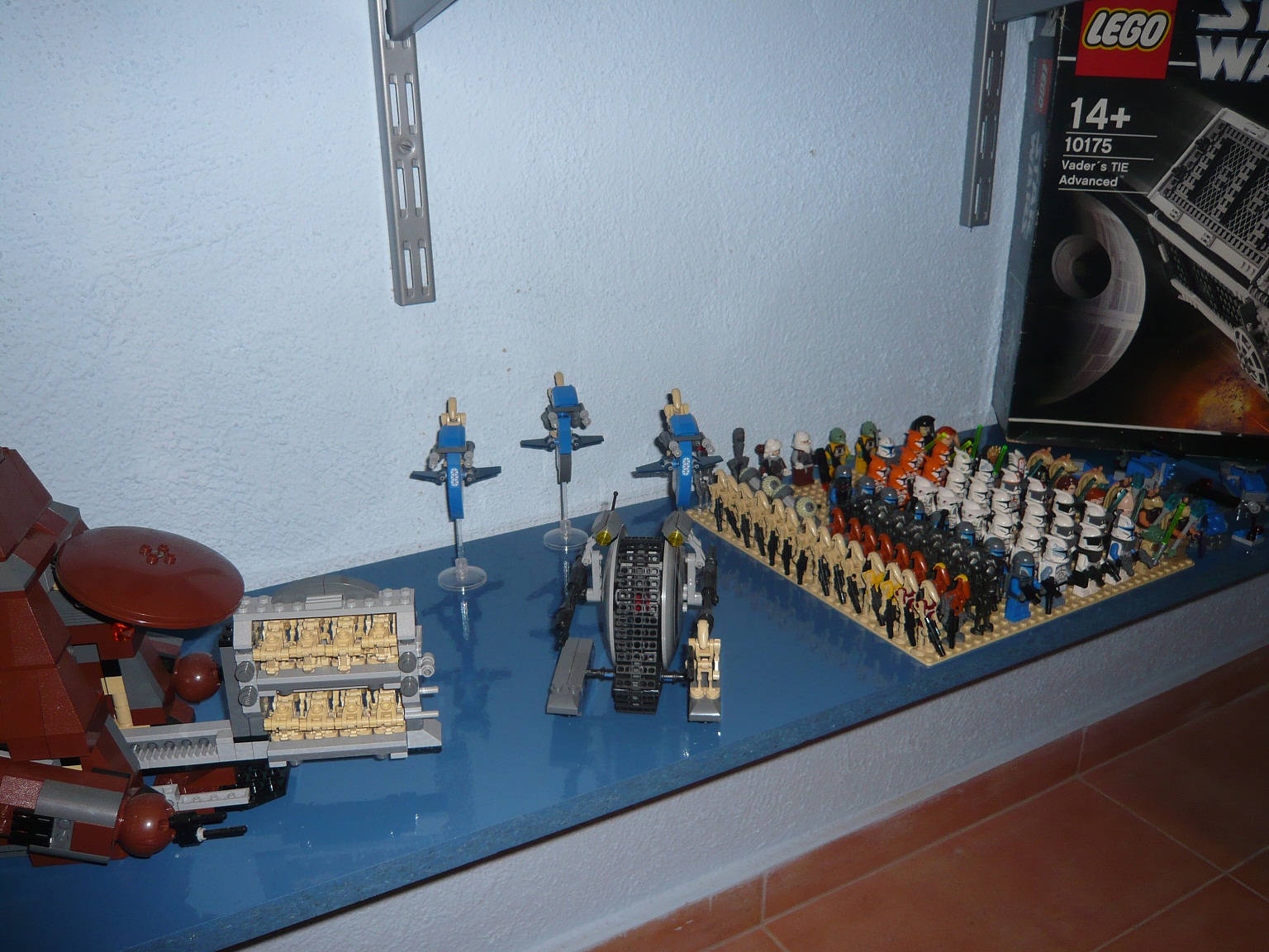 hlego05.jpg