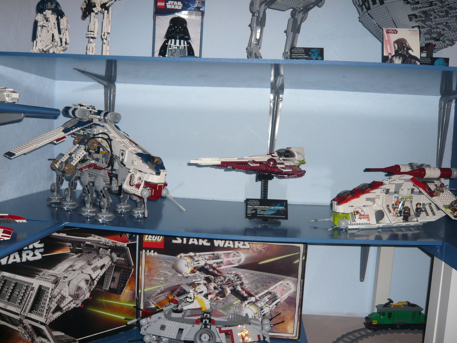 hlego07.jpg