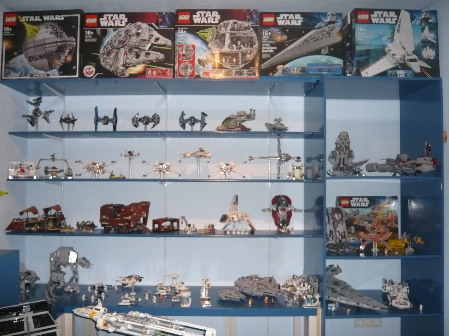 hlego08.jpg