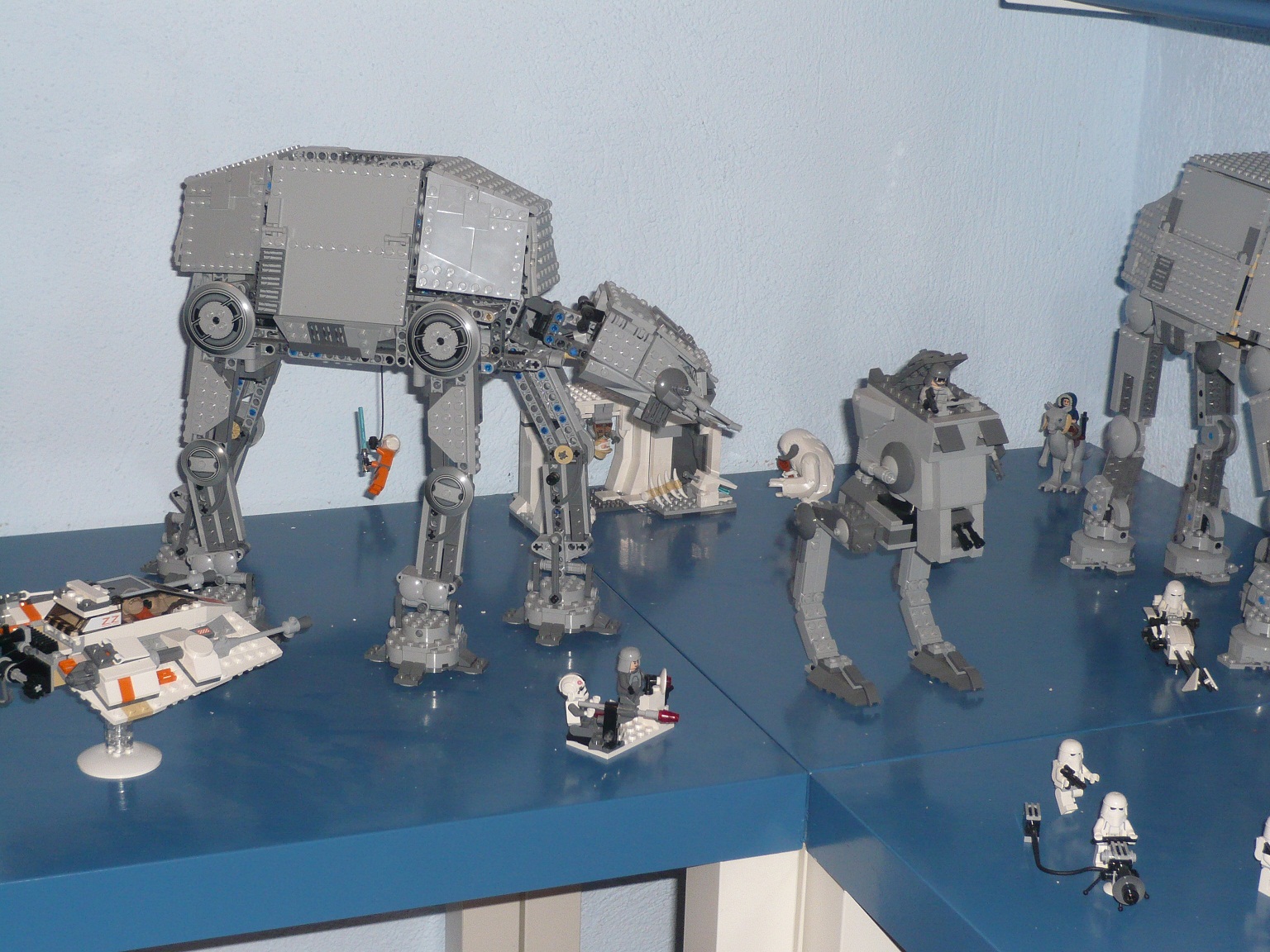 hlego09.jpg