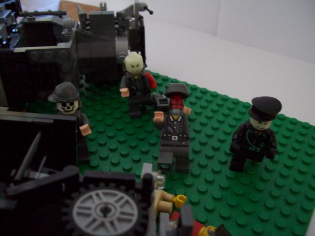 zombienazis005.jpg