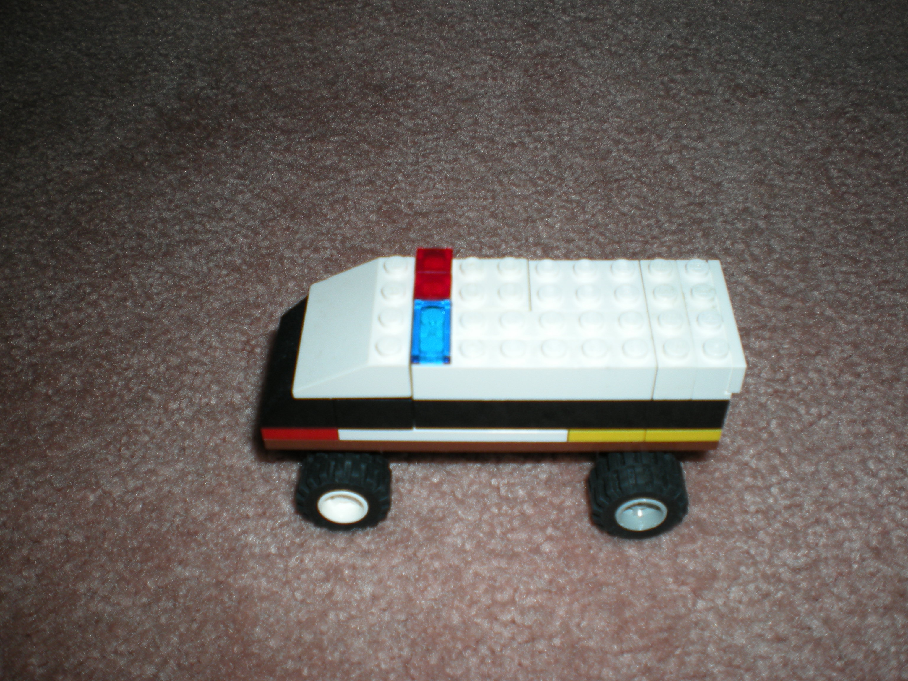 city_police_suv_4_side_view.jpg