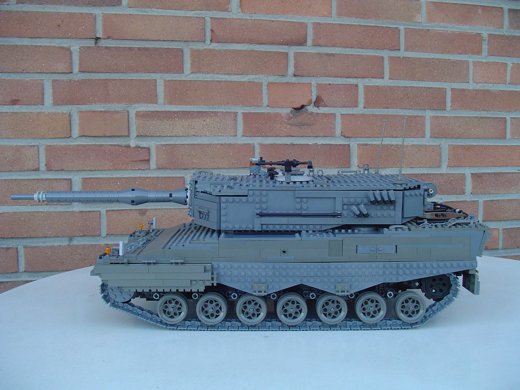 leo1986.jpg