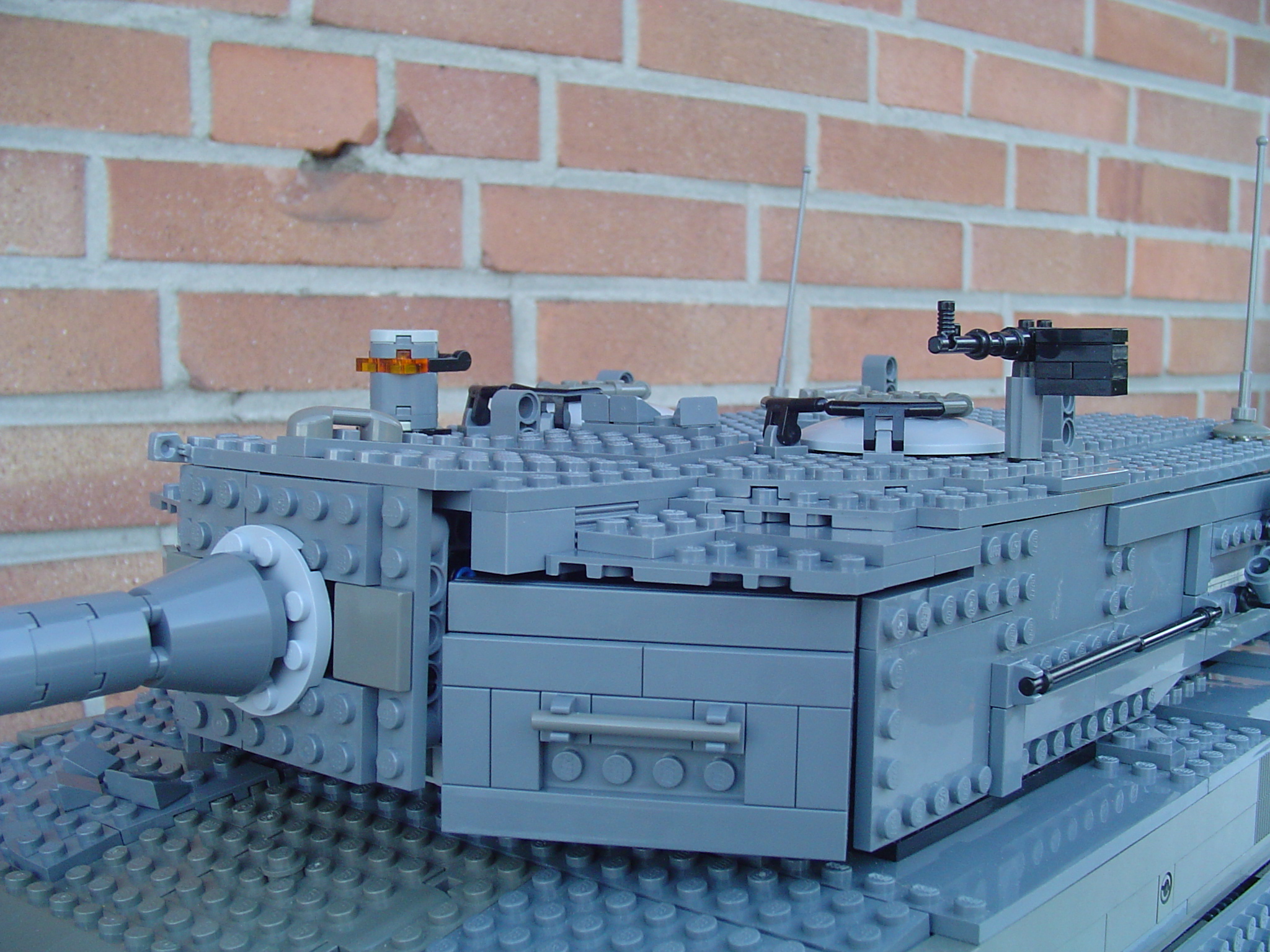 leo1990.jpg