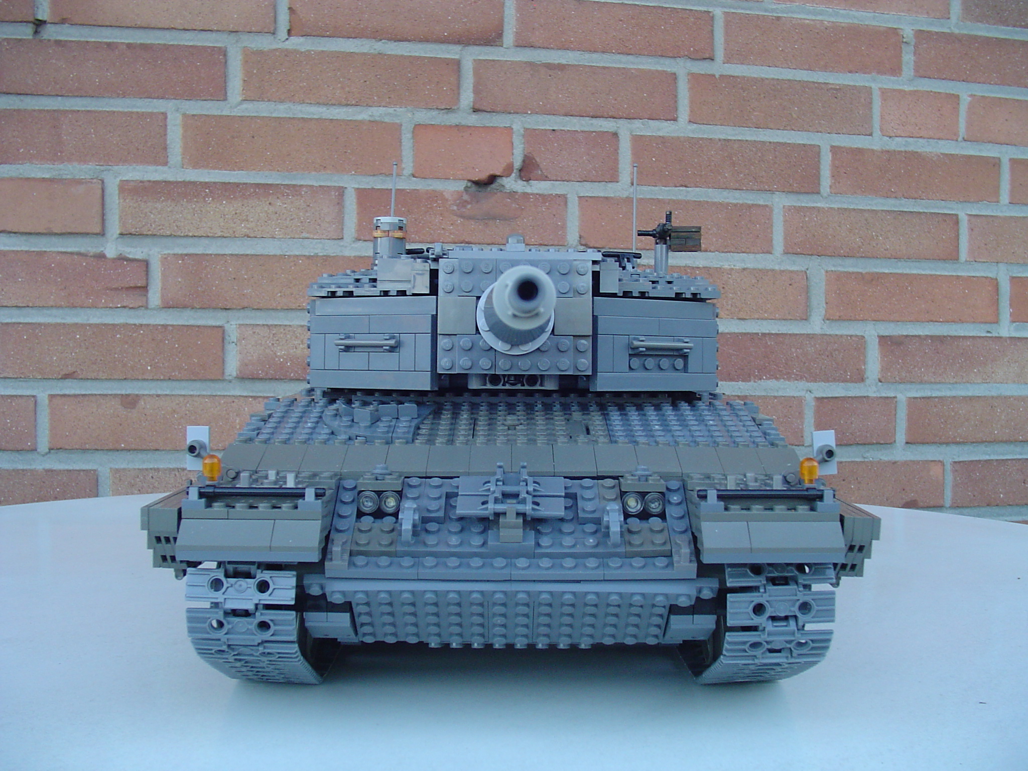 leo1991.jpg