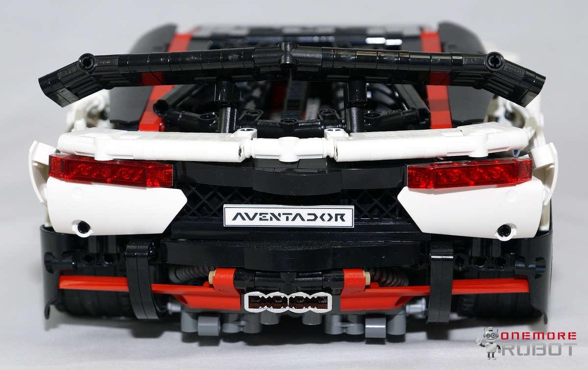 aventador.8.jpg