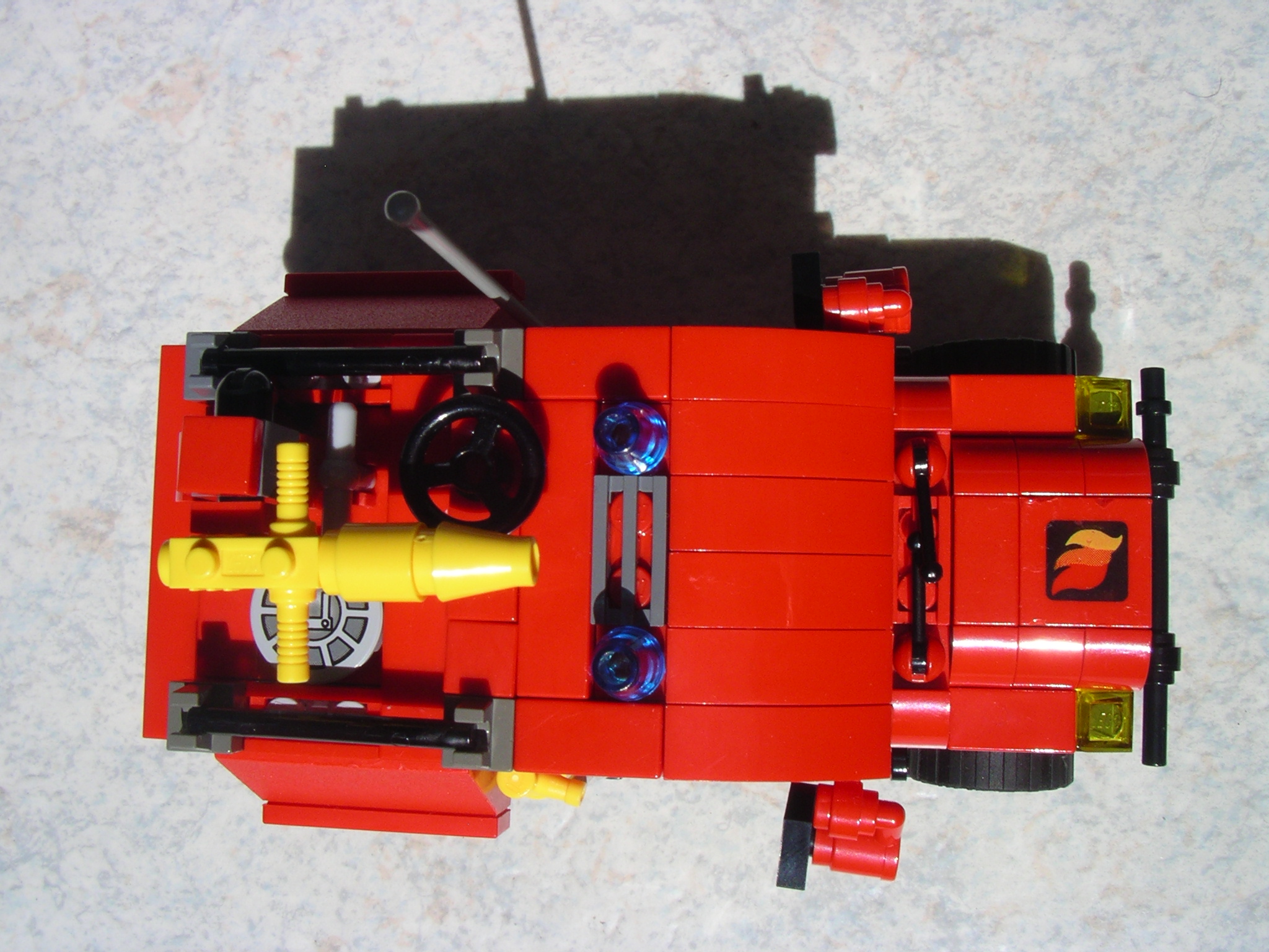 multipurpose_firefighting_truck_roof_with_watergun.jpg