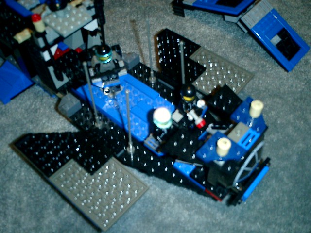 lego_police_gunboat_002.jpg