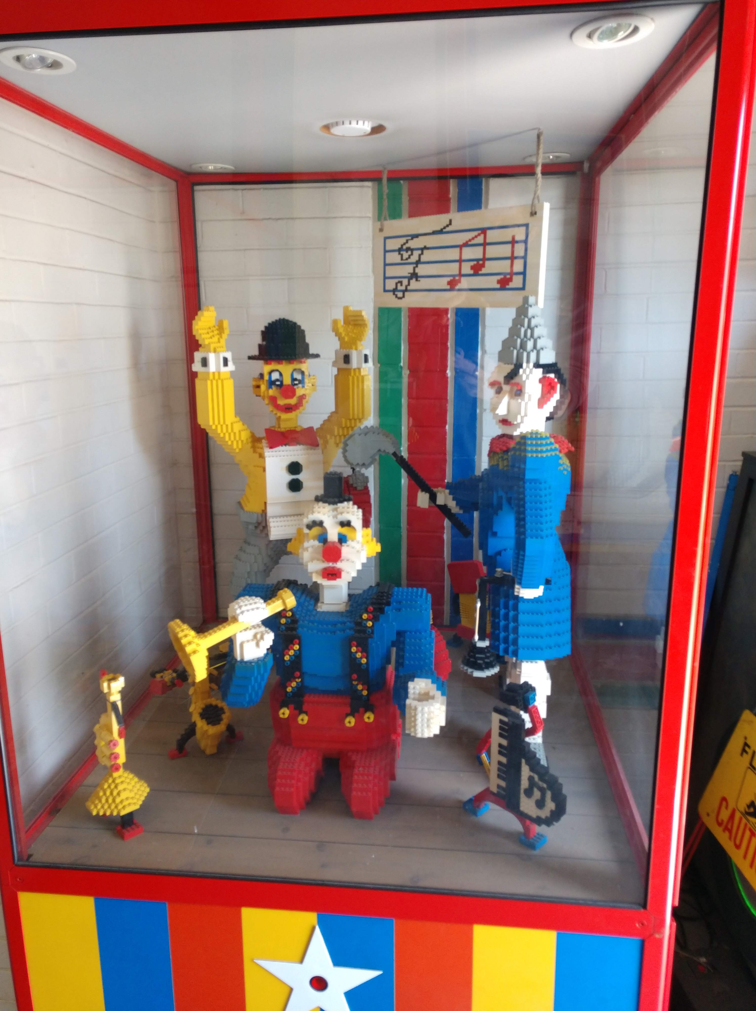 lobby_02.jpg