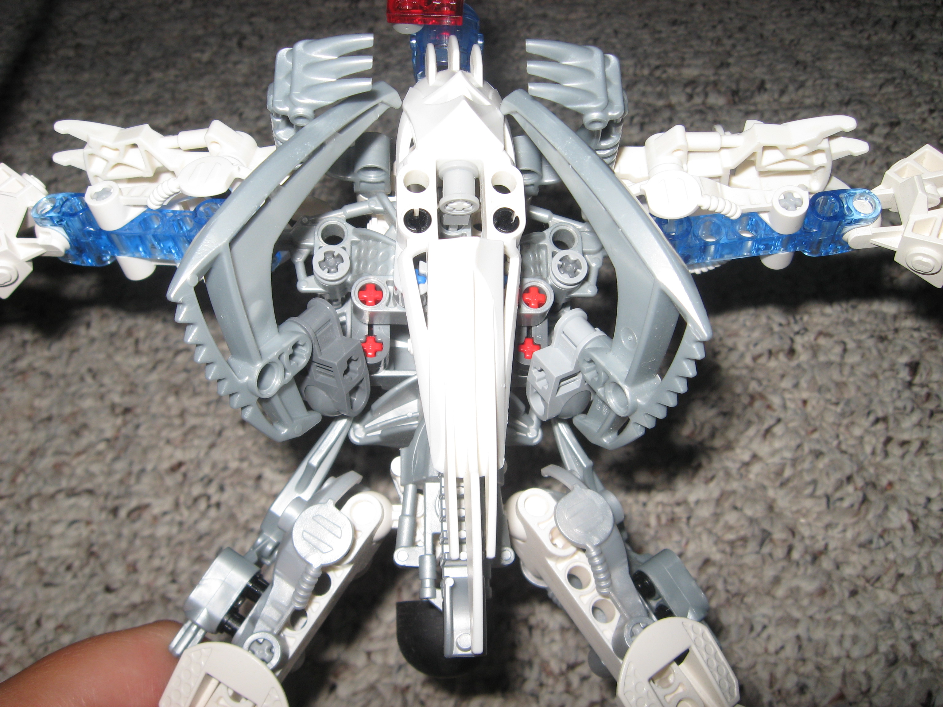 moc_white_dark_hunter_004.jpg