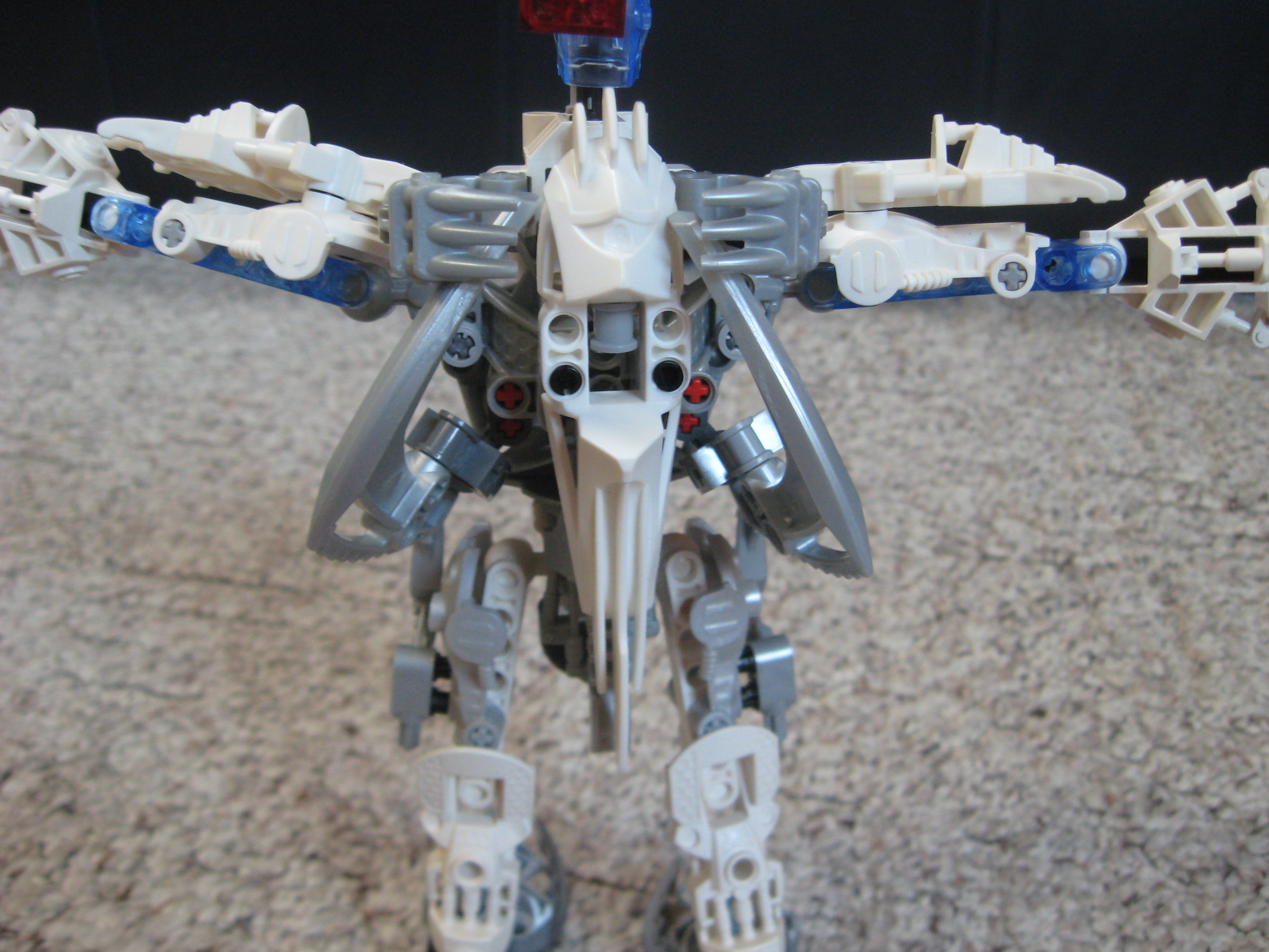 moc_white_dark_hunter_005.jpg