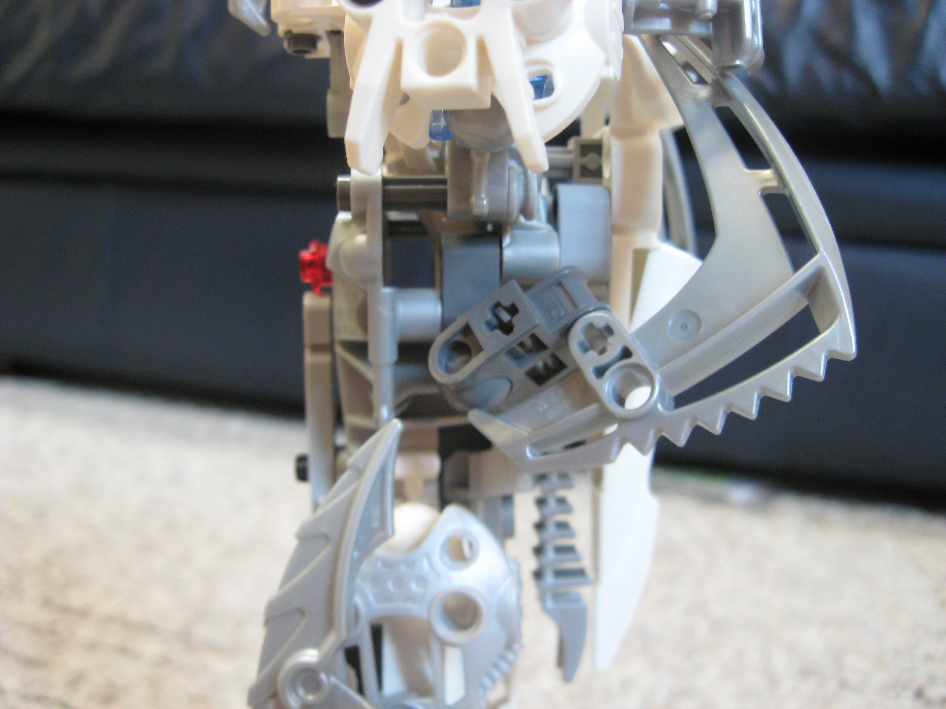 moc_white_dark_hunter_007.jpg