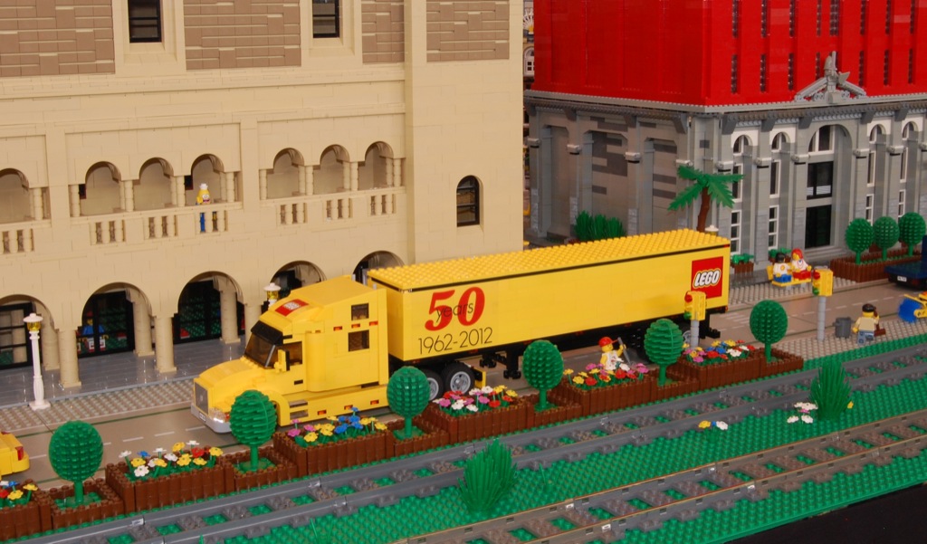 lego-truck.jpg