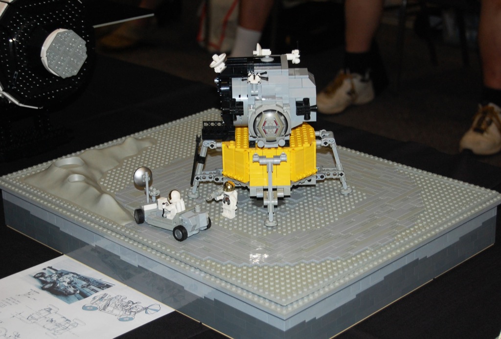 07-lunar-lander.jpg