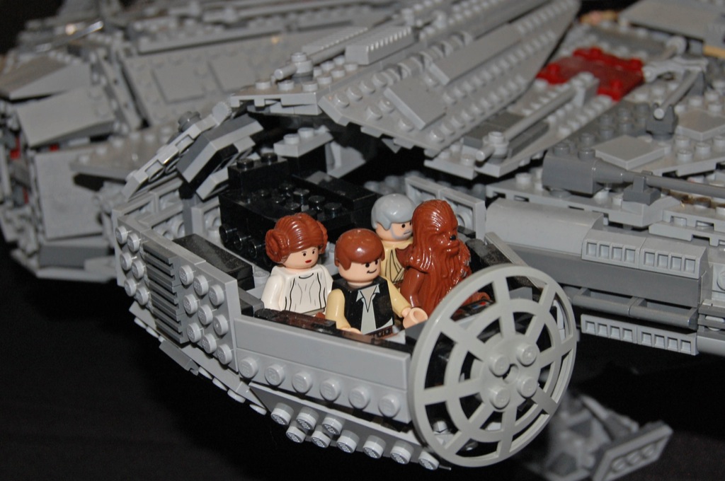 14-falcon-cockpit.jpg