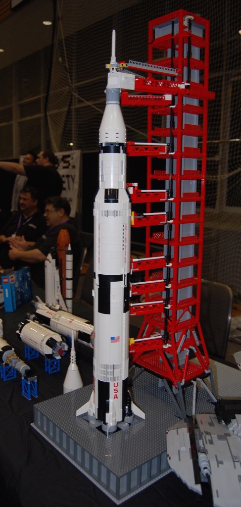 saturn_v_and_gantry.jpg
