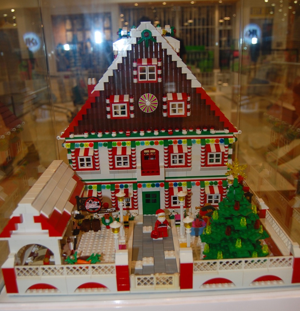 santa-house.jpg
