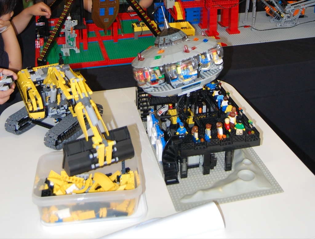 12-ufo-excavator.jpg