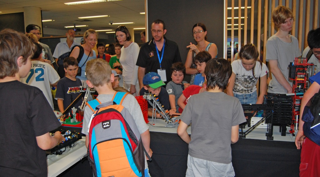 15-crowd3.jpg