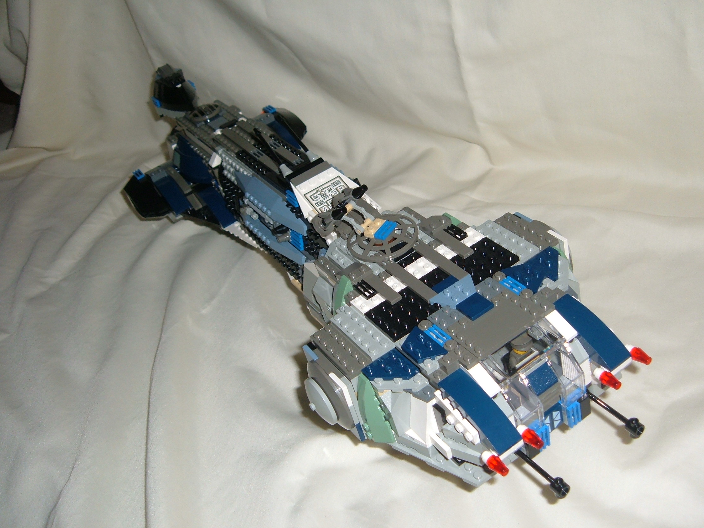 lego_space_vessel_011.jpg